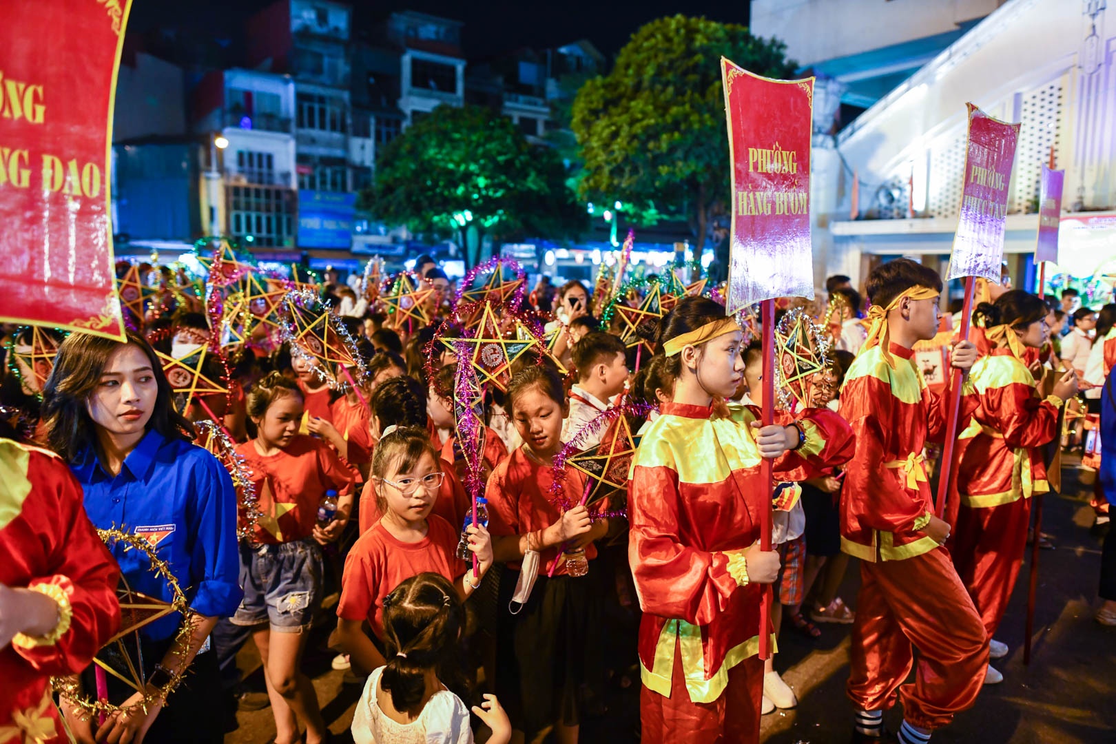 Di choi Trung thu anh 10