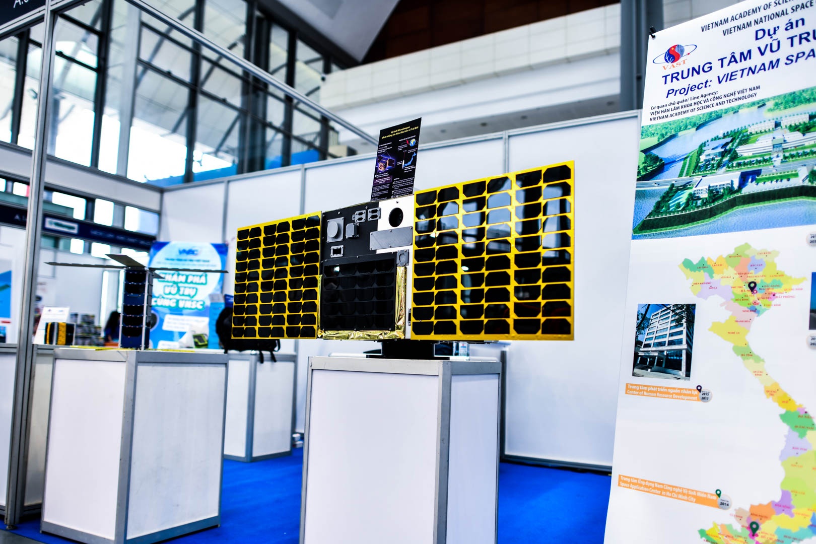 phi cong lai may bay anh 9