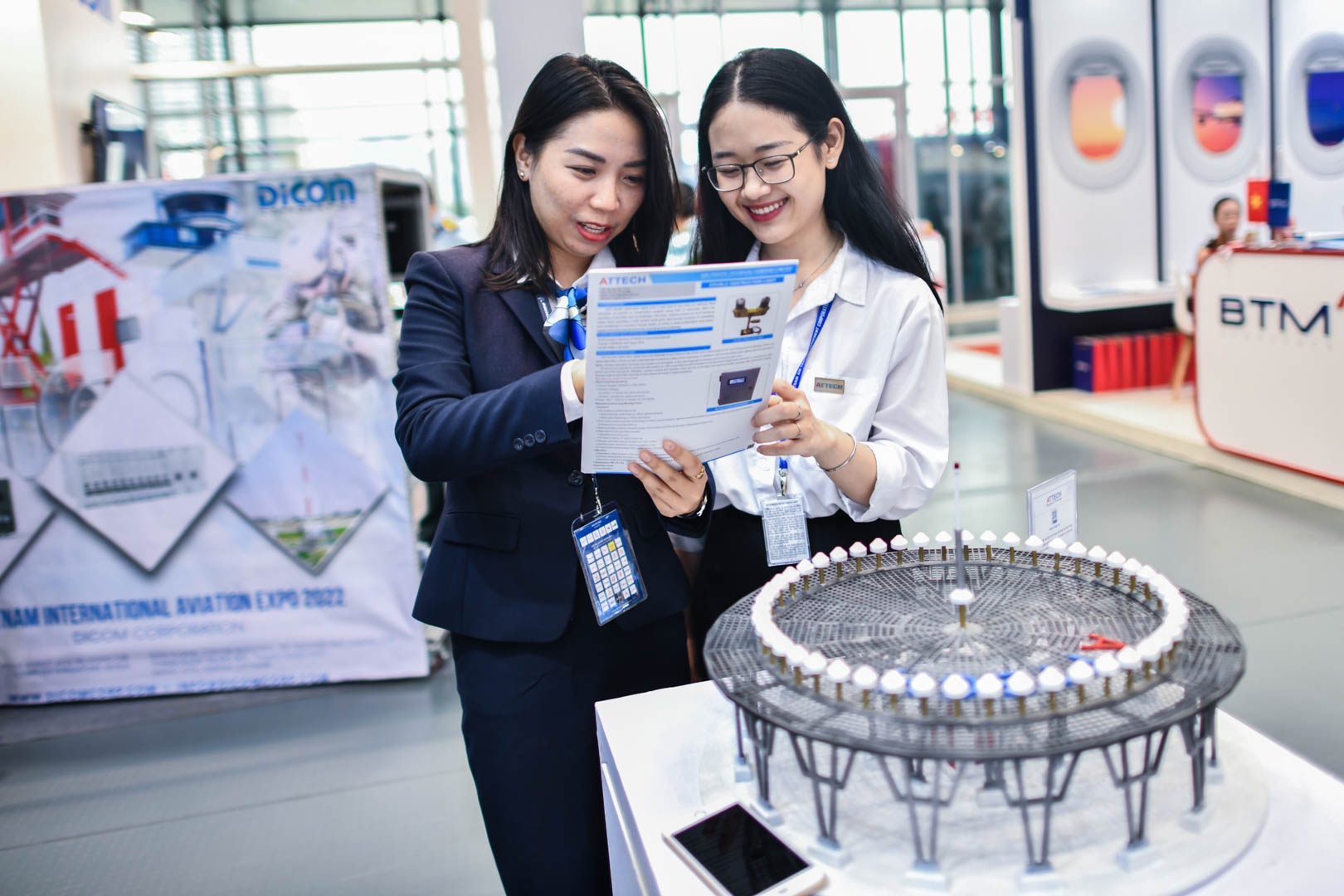 phi cong lai may bay anh 11