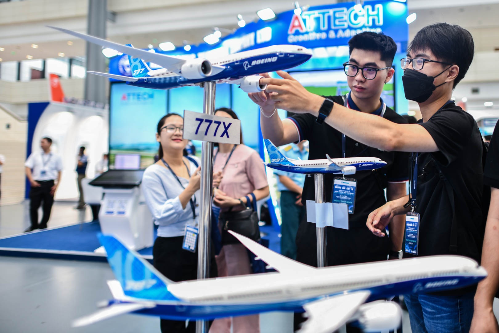 phi cong lai may bay anh 6