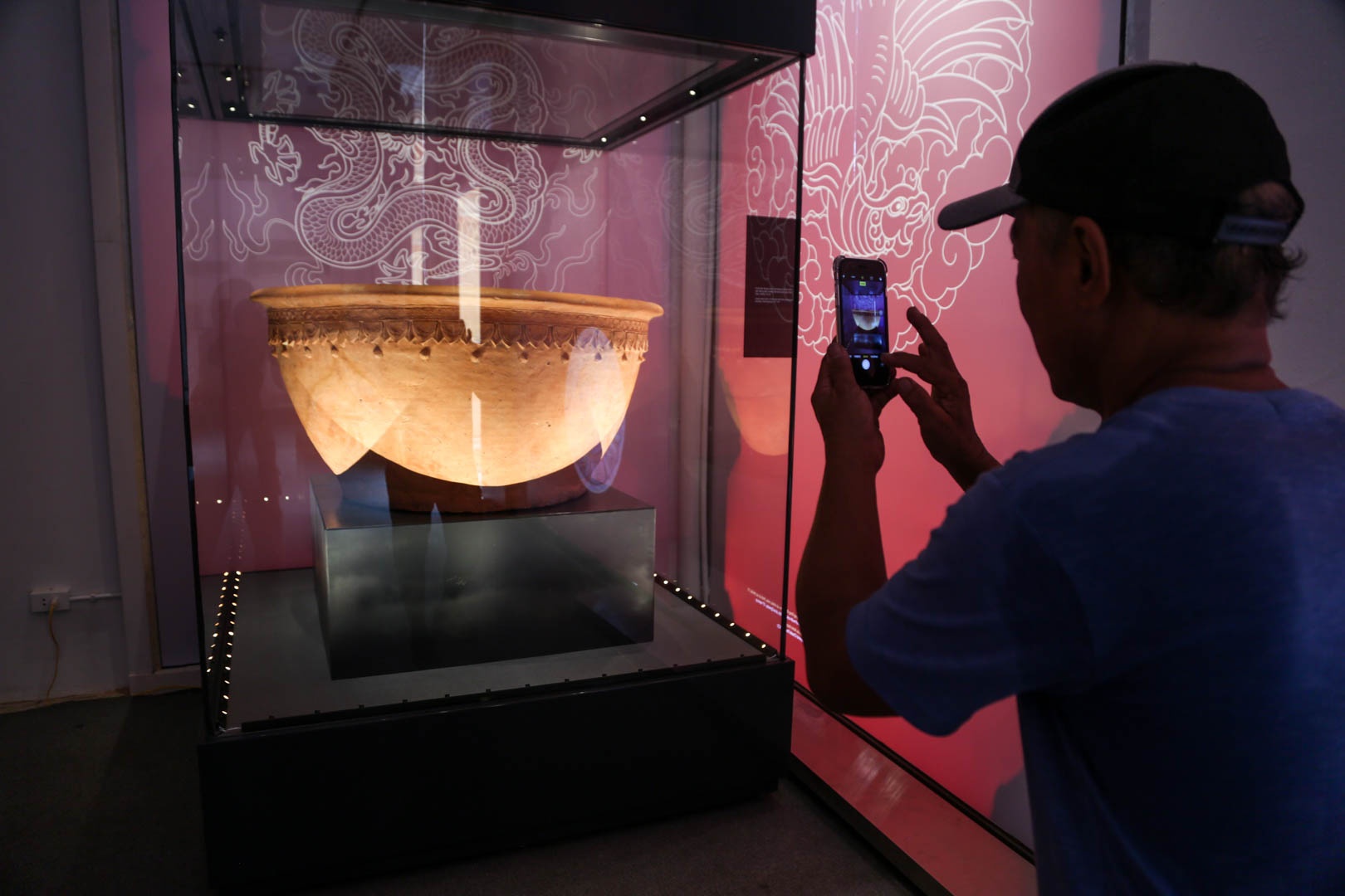 Bau vat hoang cung anh 2