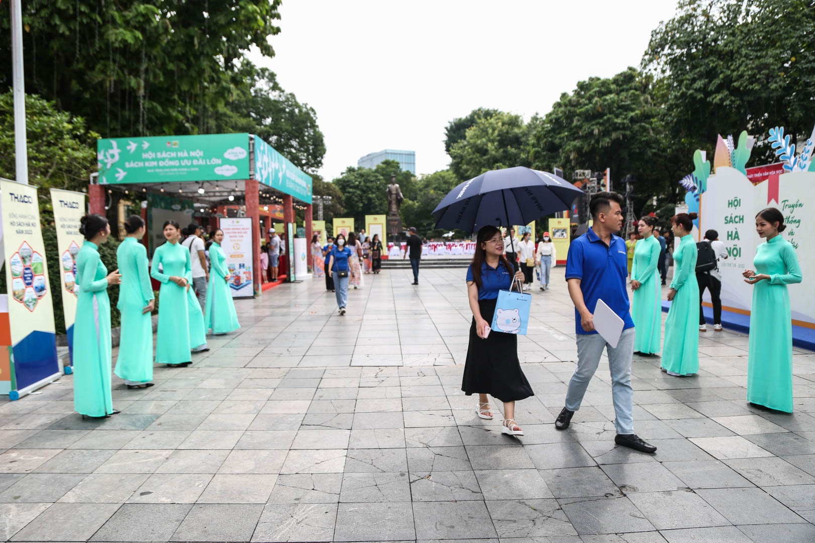 Hoi sach Ha Noi anh 1