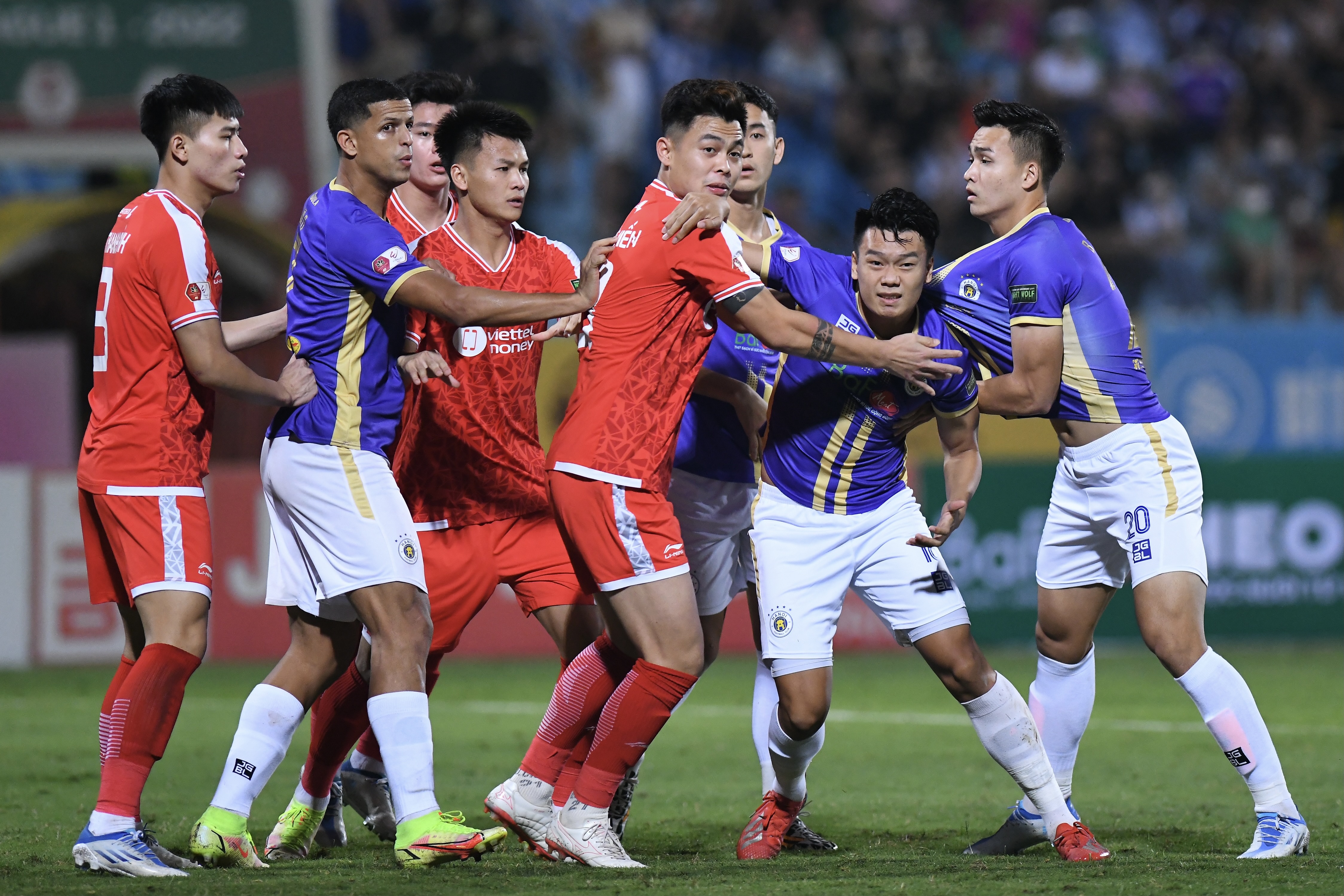 Thanh Chung chay mau mui anh 3