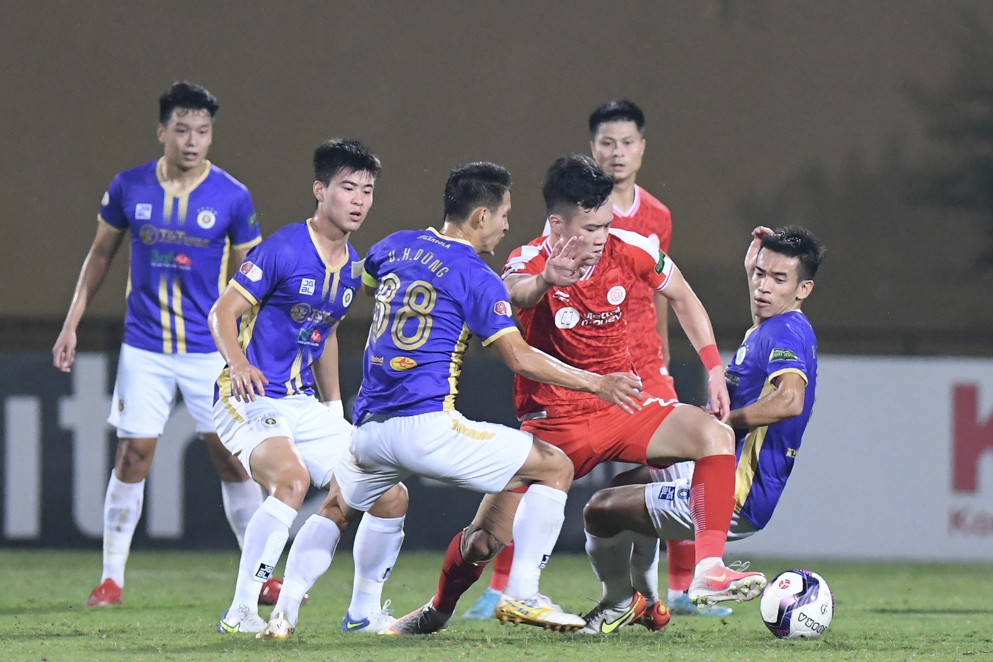 Thanh Chung chay mau mui anh 6