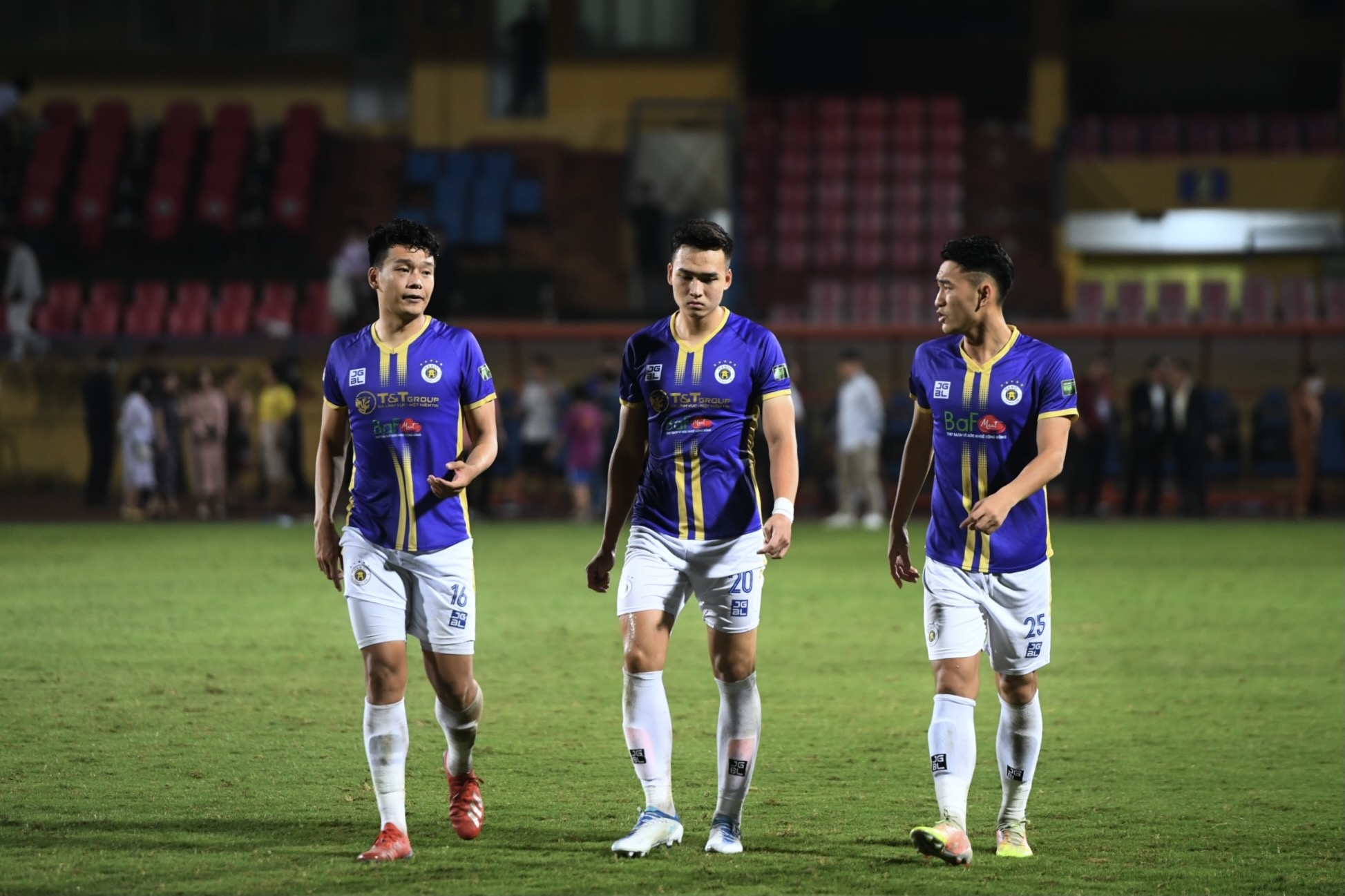 Thanh Chung chay mau mui anh 9