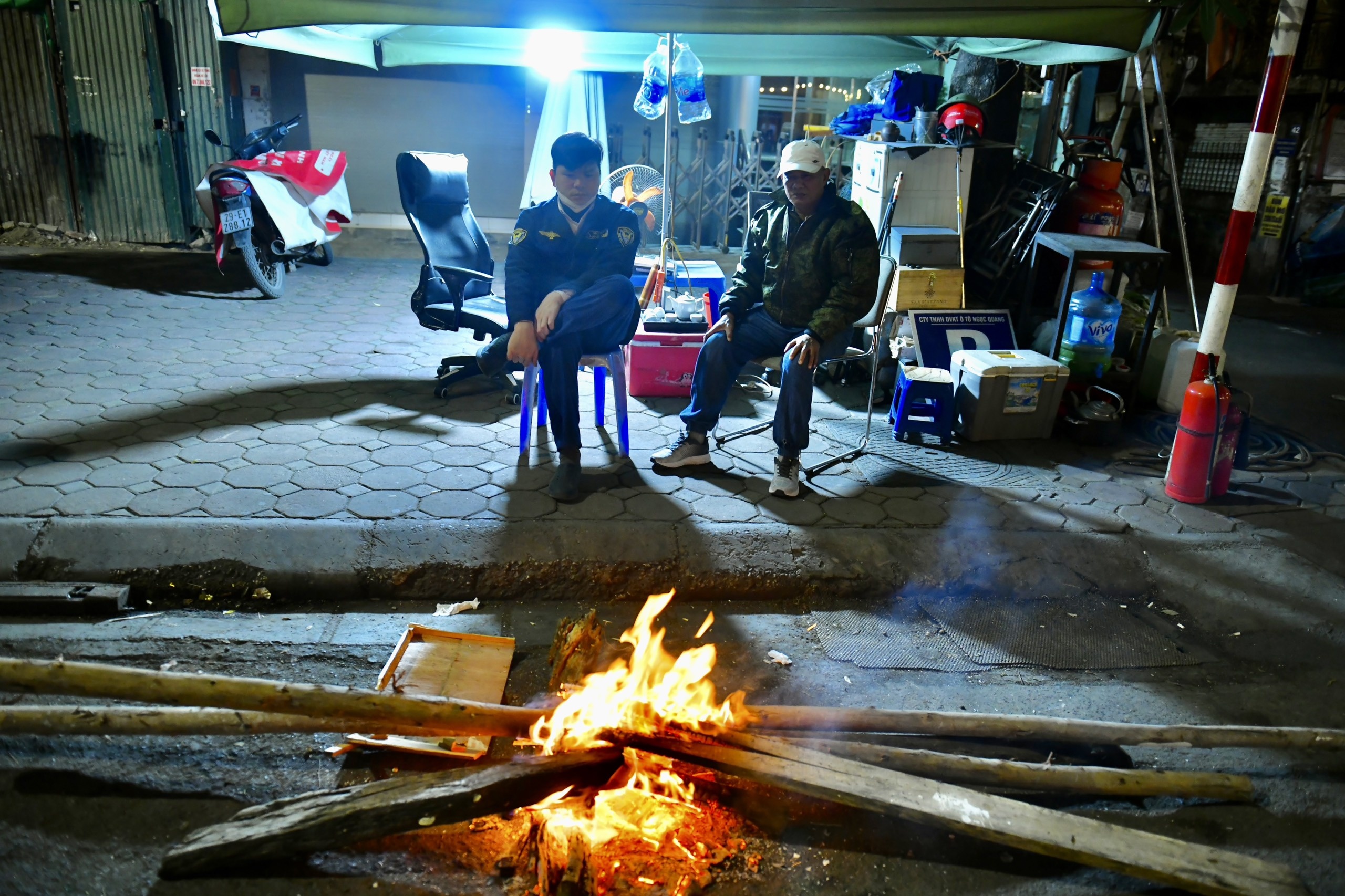 Dot lua suoi am anh 1