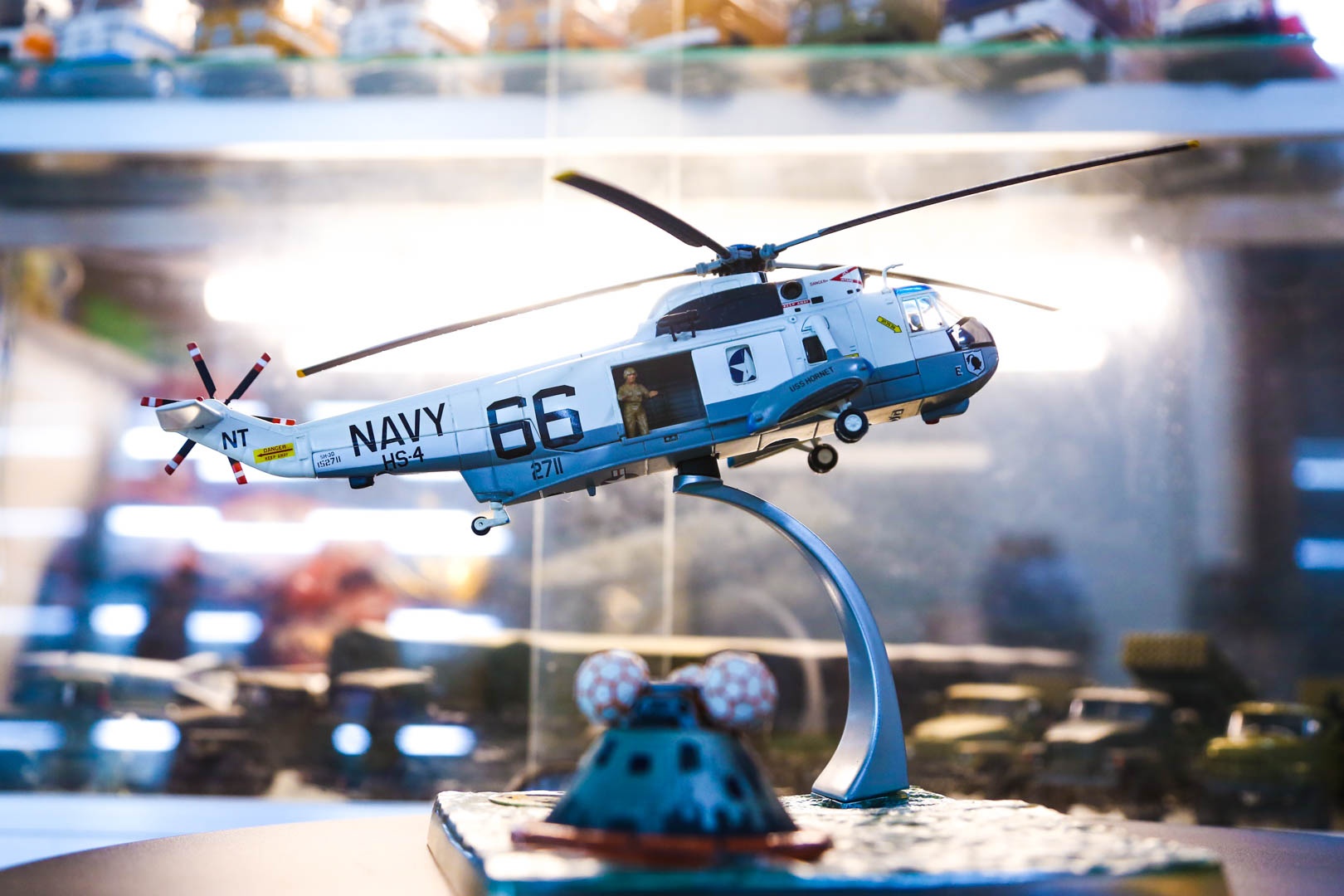 mo hinh quan su anh 6