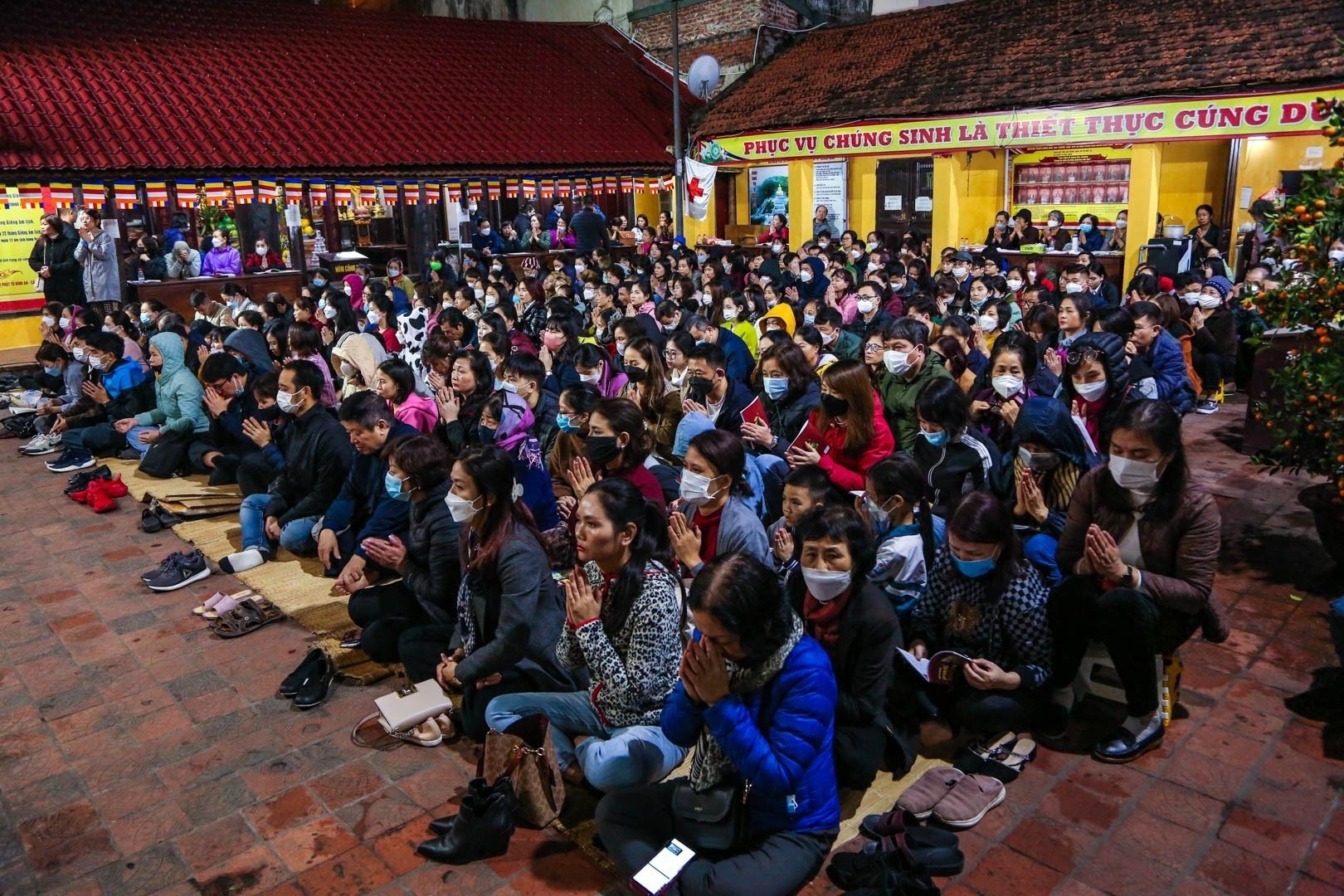 Dai le cau an o chua Phuc Khanh khong con canh chen chuc, xo day hinh anh