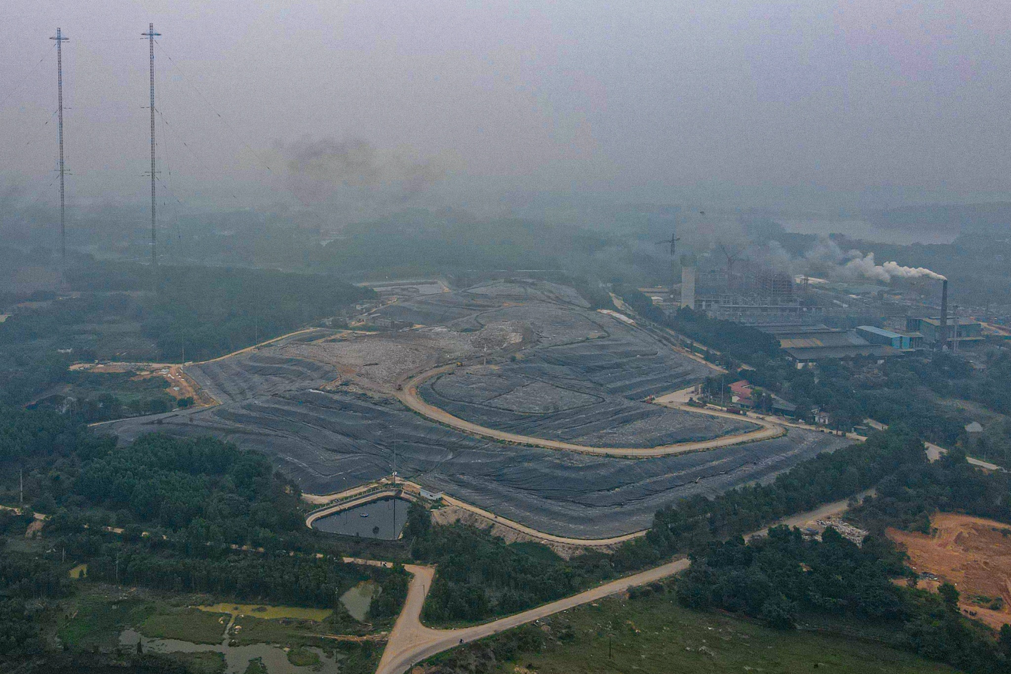 Chan xe rac Nam Son anh 1