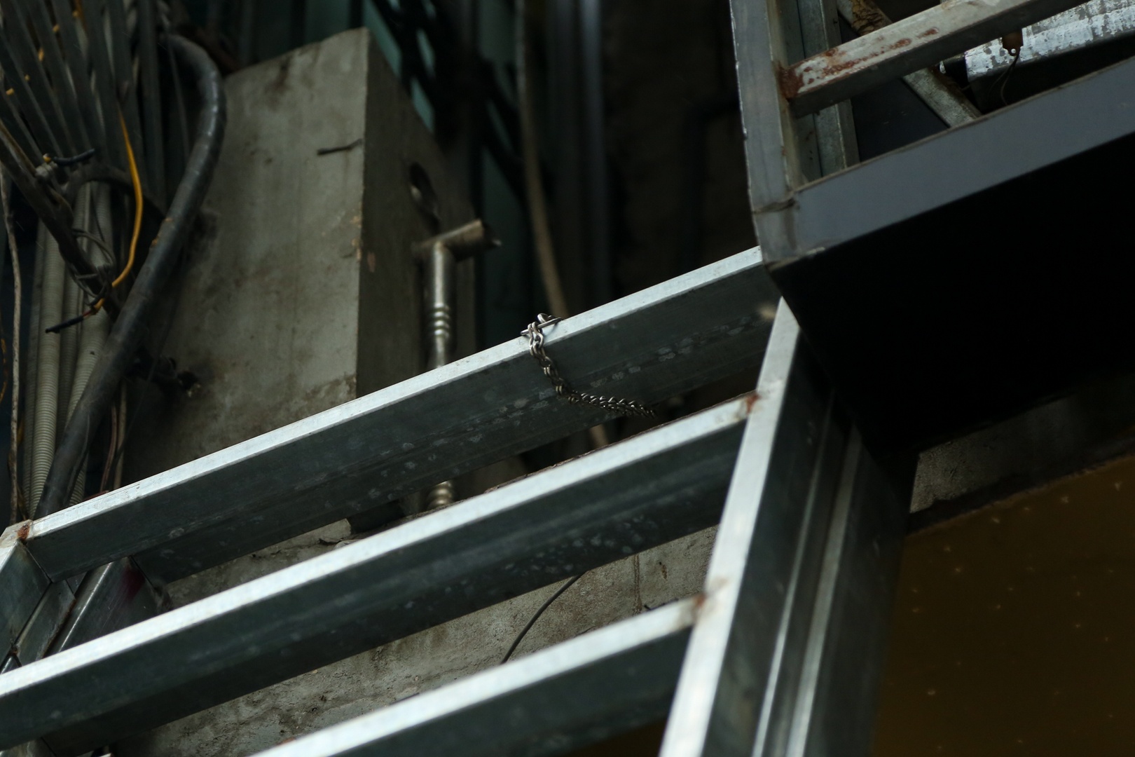 thang thoat hiem ngoai troi anh 4