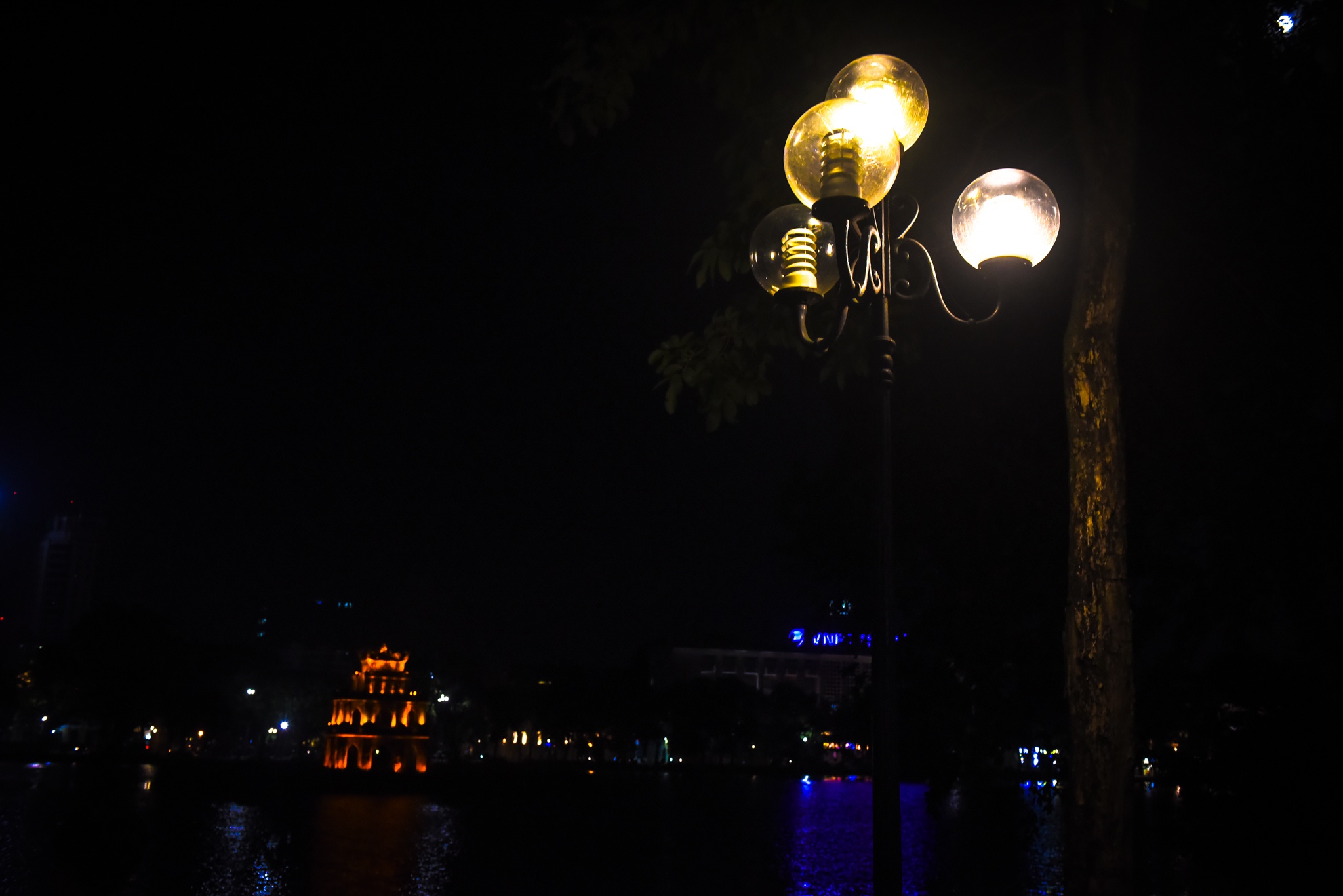 Ha Noi cat giam dien anh 4