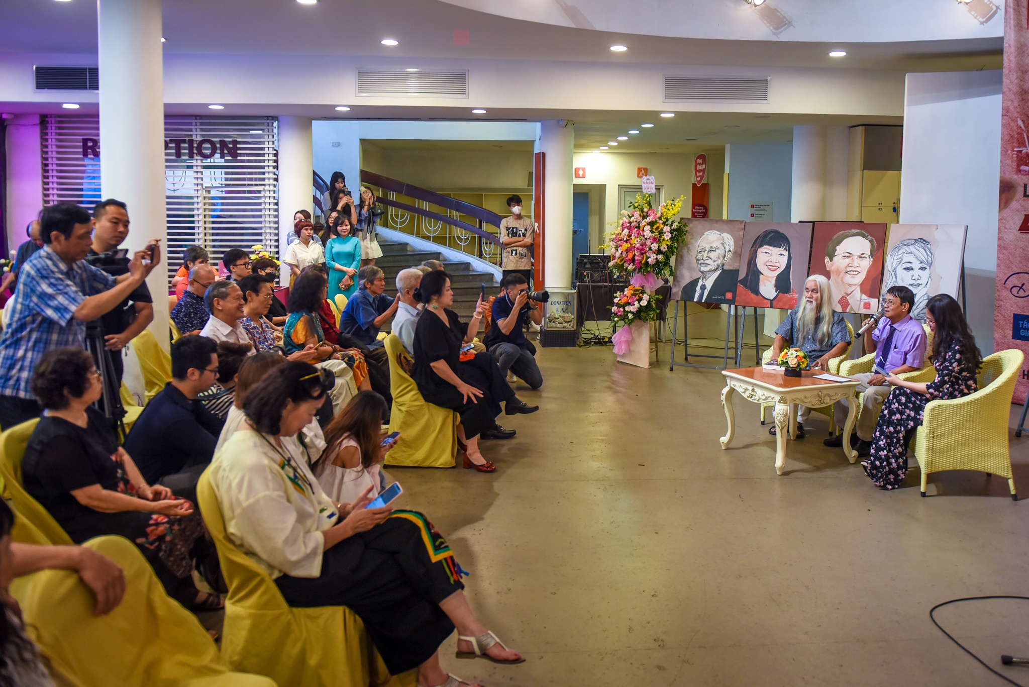 nha bao Huynh Dung Nhan anh 2