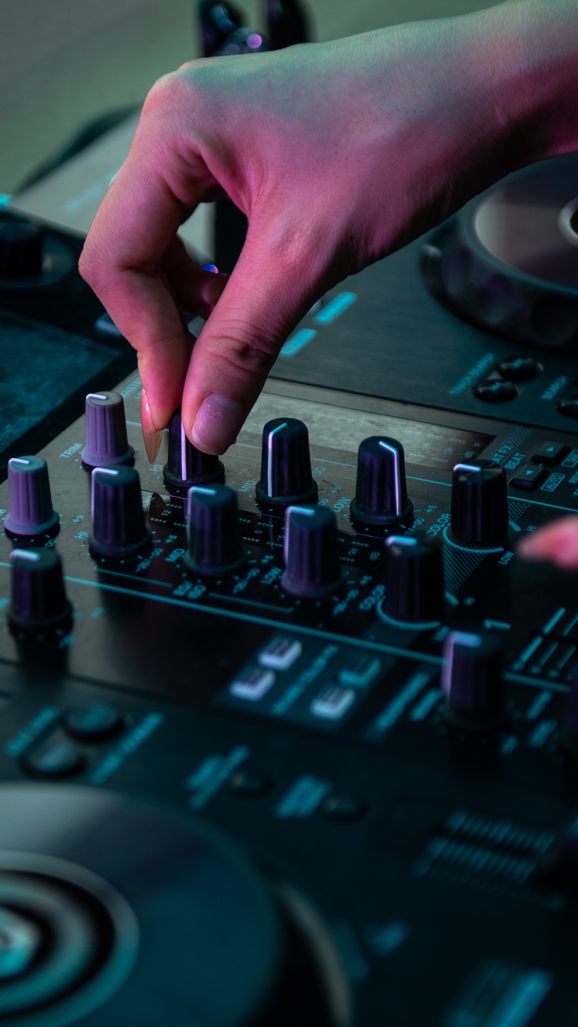 nghệ sĩ tuồng kiêm DJ ảnh 6 nghe si tuong kiem DJ anh 6