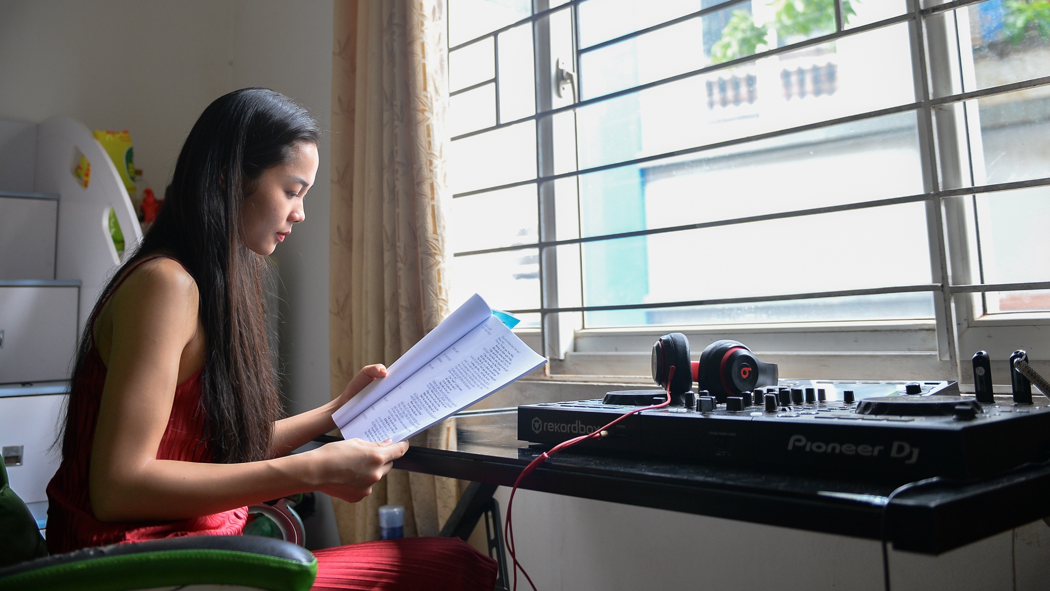 nghệ sĩ tuồng kiêm DJ ảnh 11 nghe si tuong kiem DJ anh 11