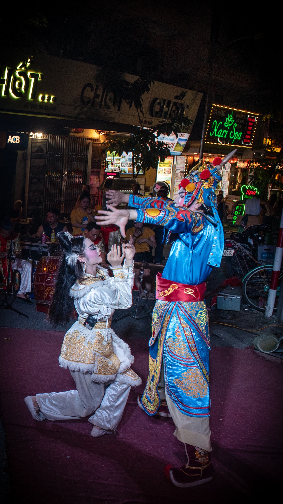 nghệ sĩ tuồng kiêm DJ ảnh 30 nghe si tuong kiem DJ anh 30