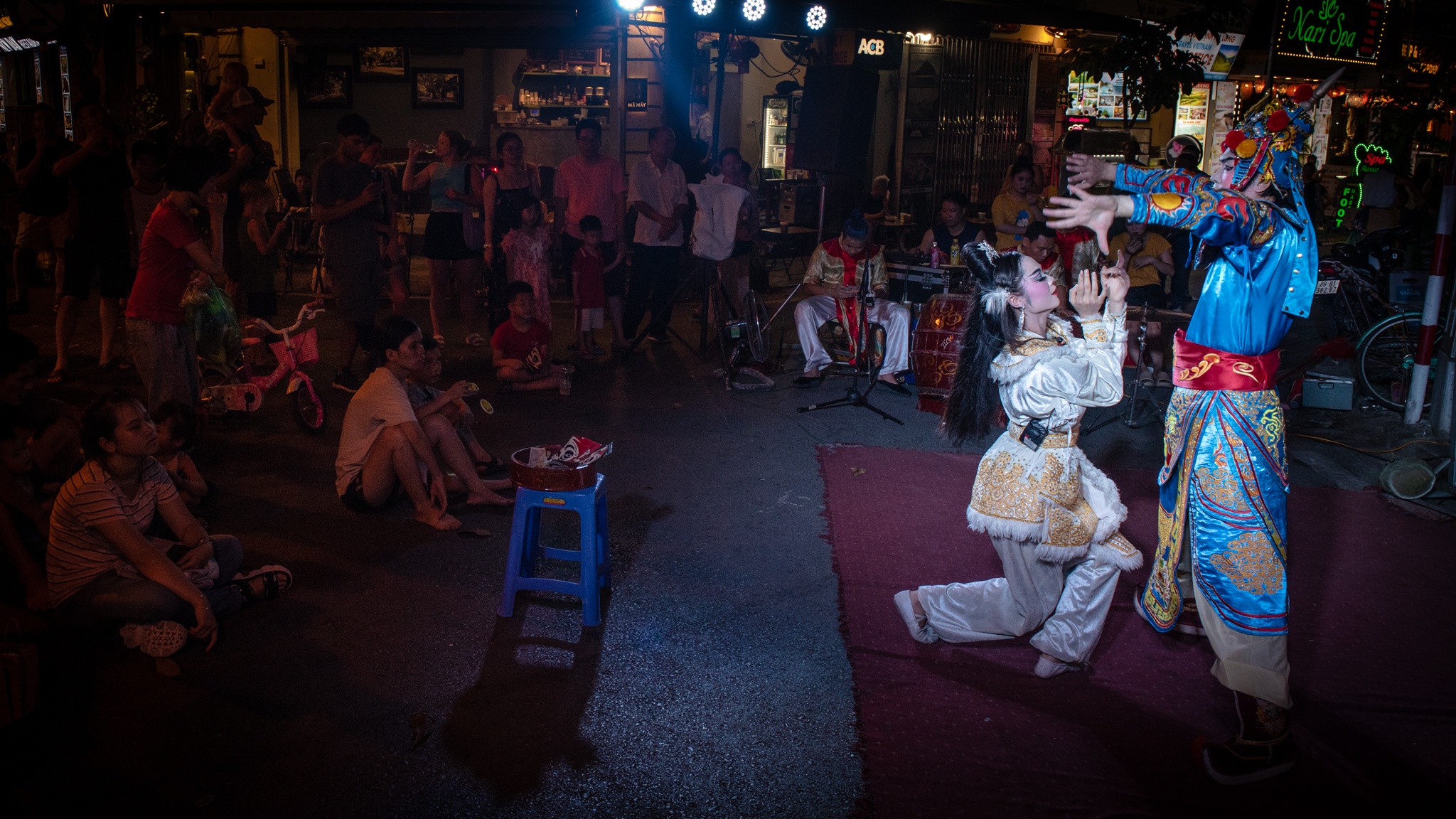 nghệ sĩ tuồng kiêm DJ ảnh 29 nghe si tuong kiem DJ anh 29