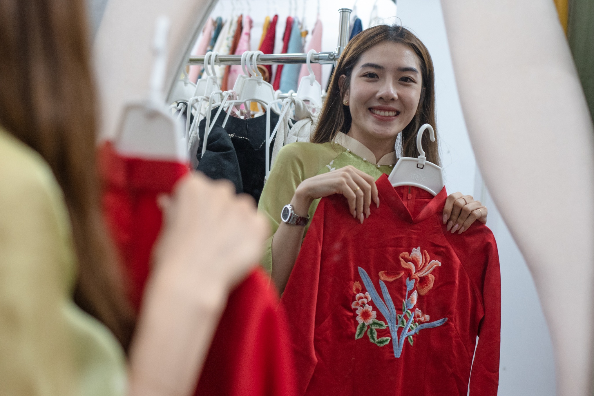 cho thue ao dai anh 4