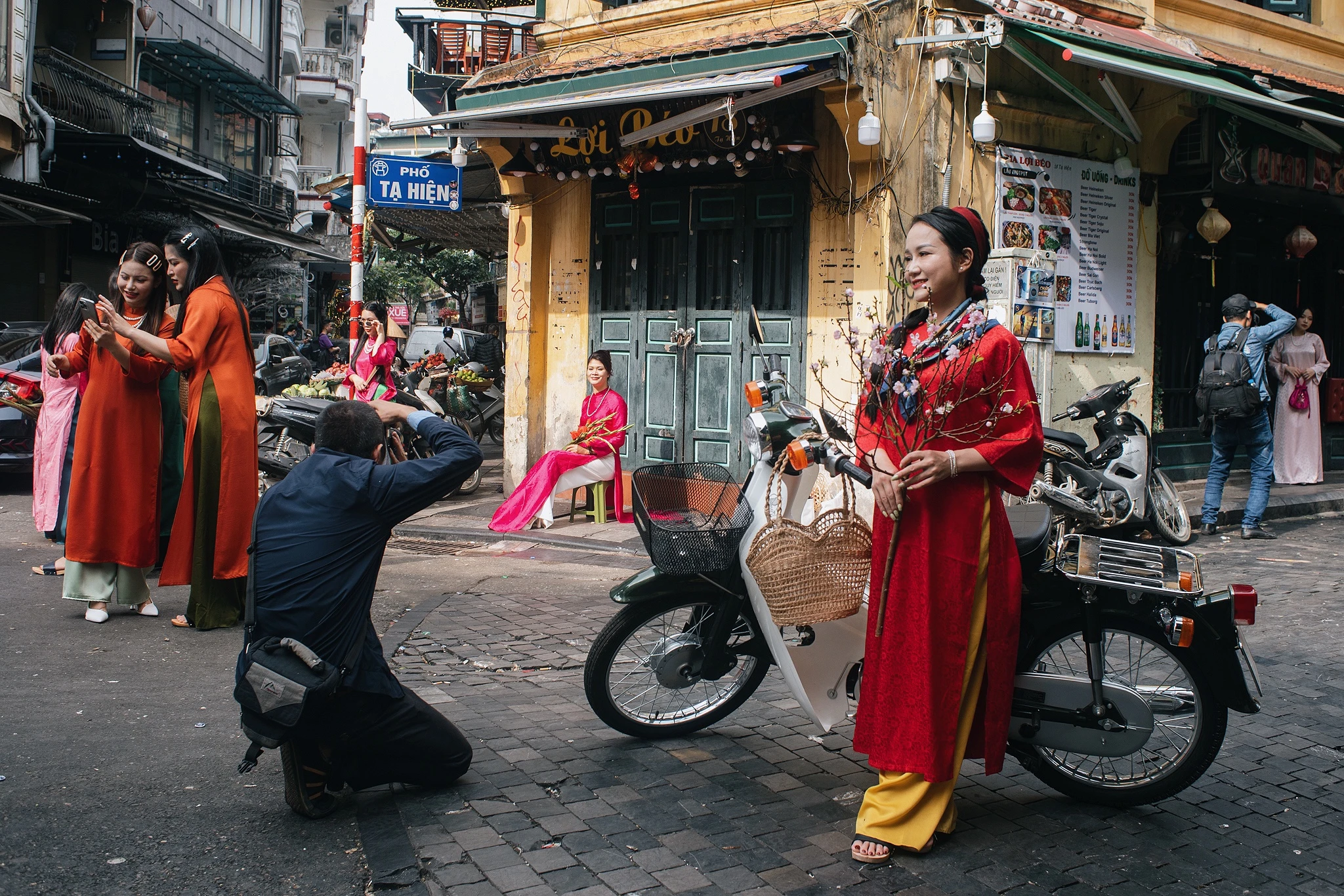 chup anh ao dai,  co ba sai gon,  pho ta hien anh 12