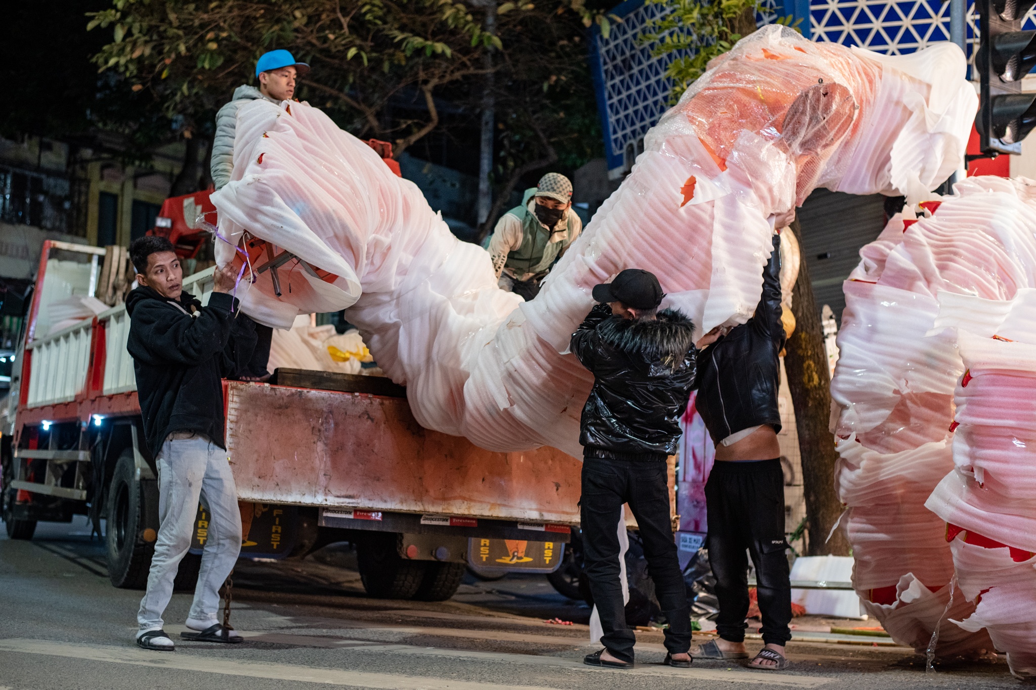 Rong khong lo Hang Ma anh 1