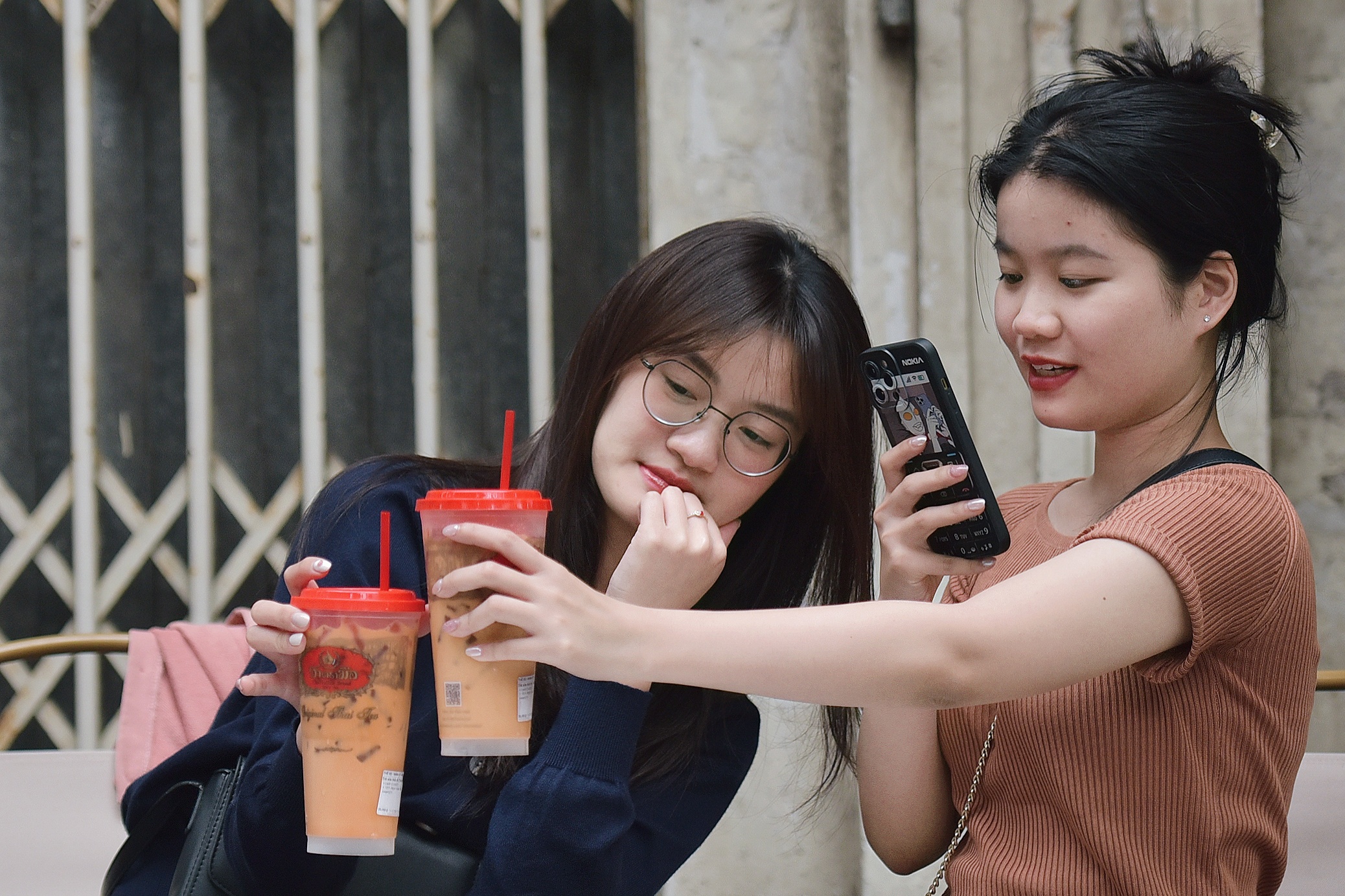 Mua tra sua Thai 'hot' o Ha Noi: Cho hang tieng hoac di ve hinh anh