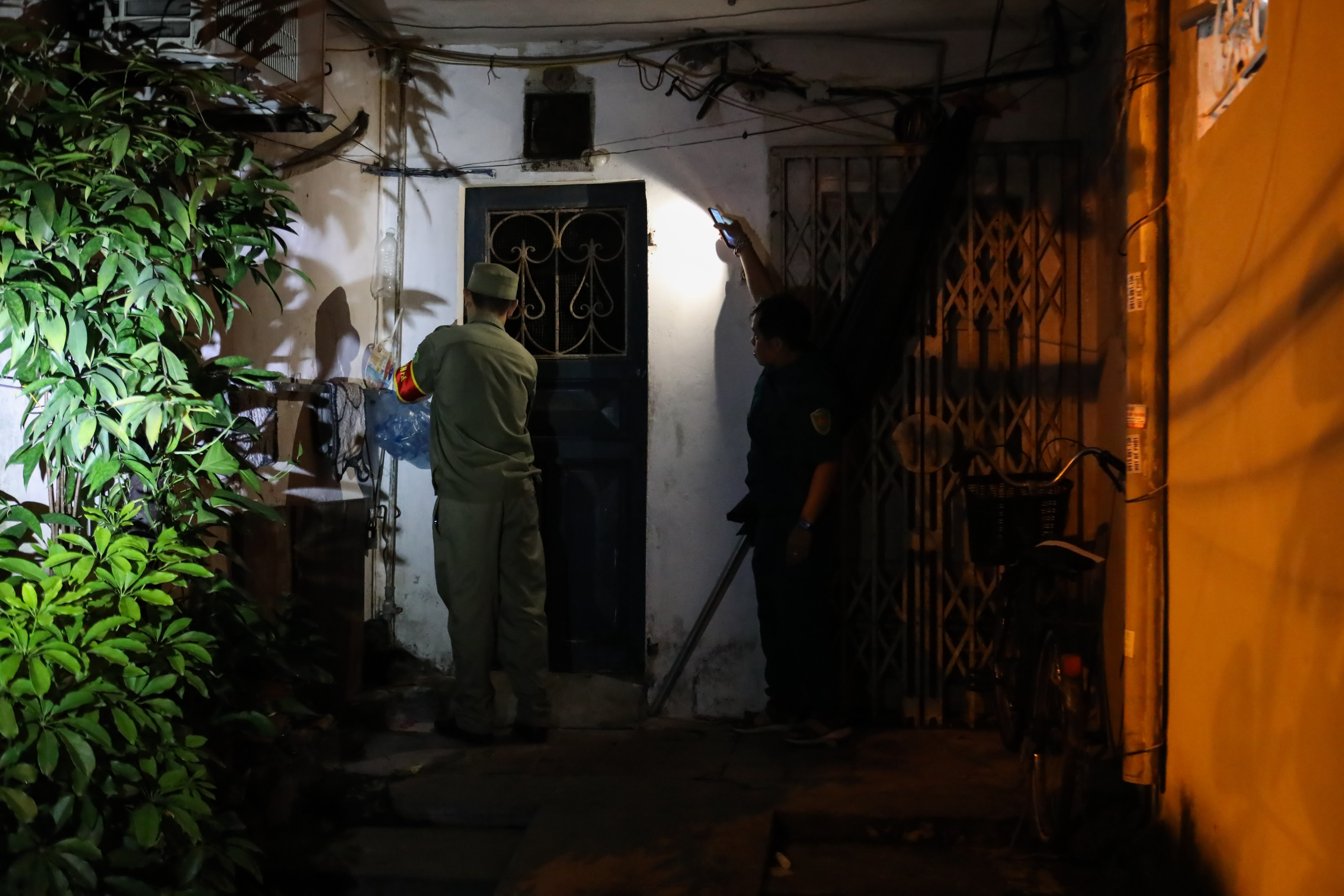 nguoi di doi tranh bao anh 6