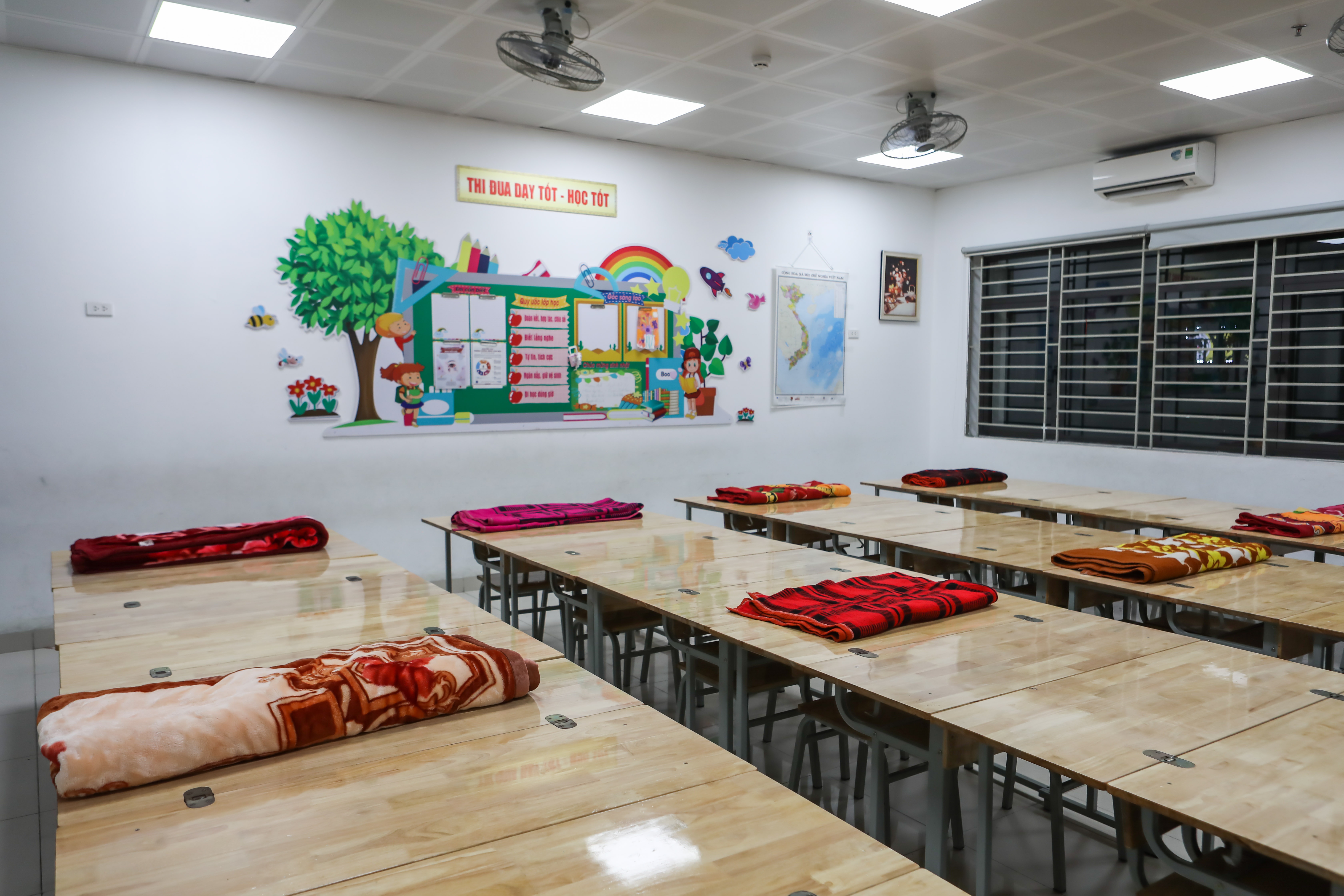 nguoi di doi tranh bao anh 10