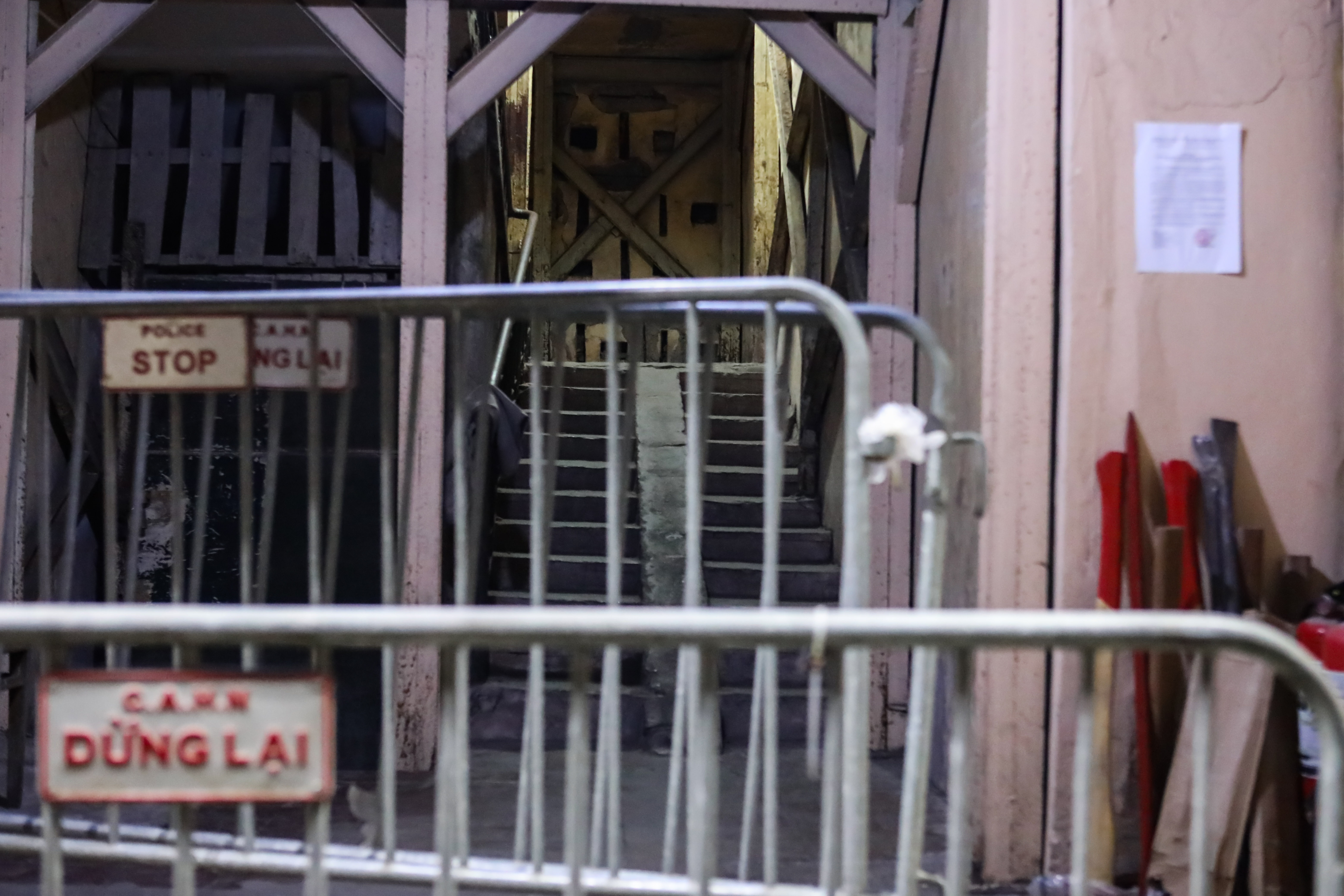 nguoi di doi tranh bao anh 2