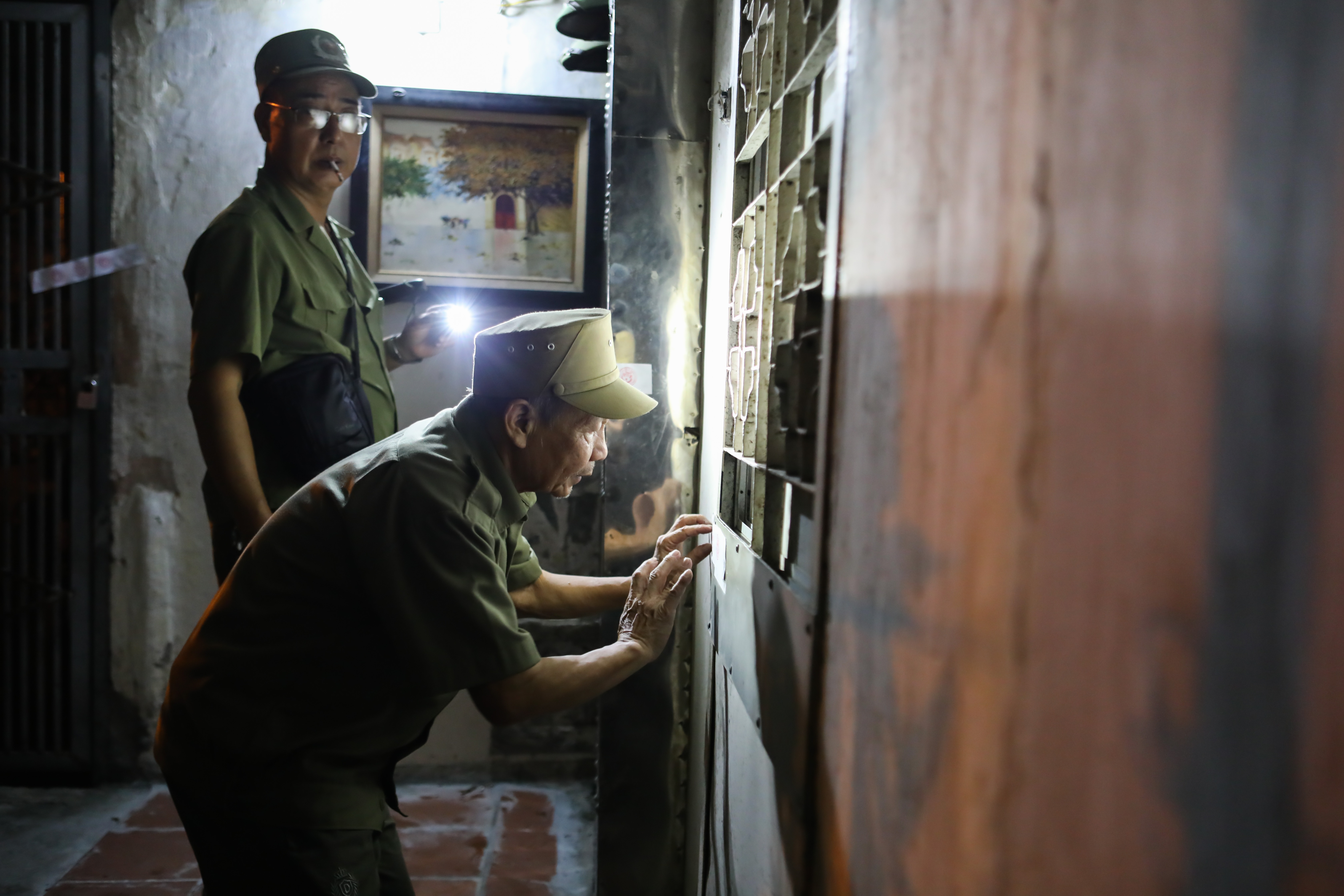 nguoi di doi tranh bao anh 3