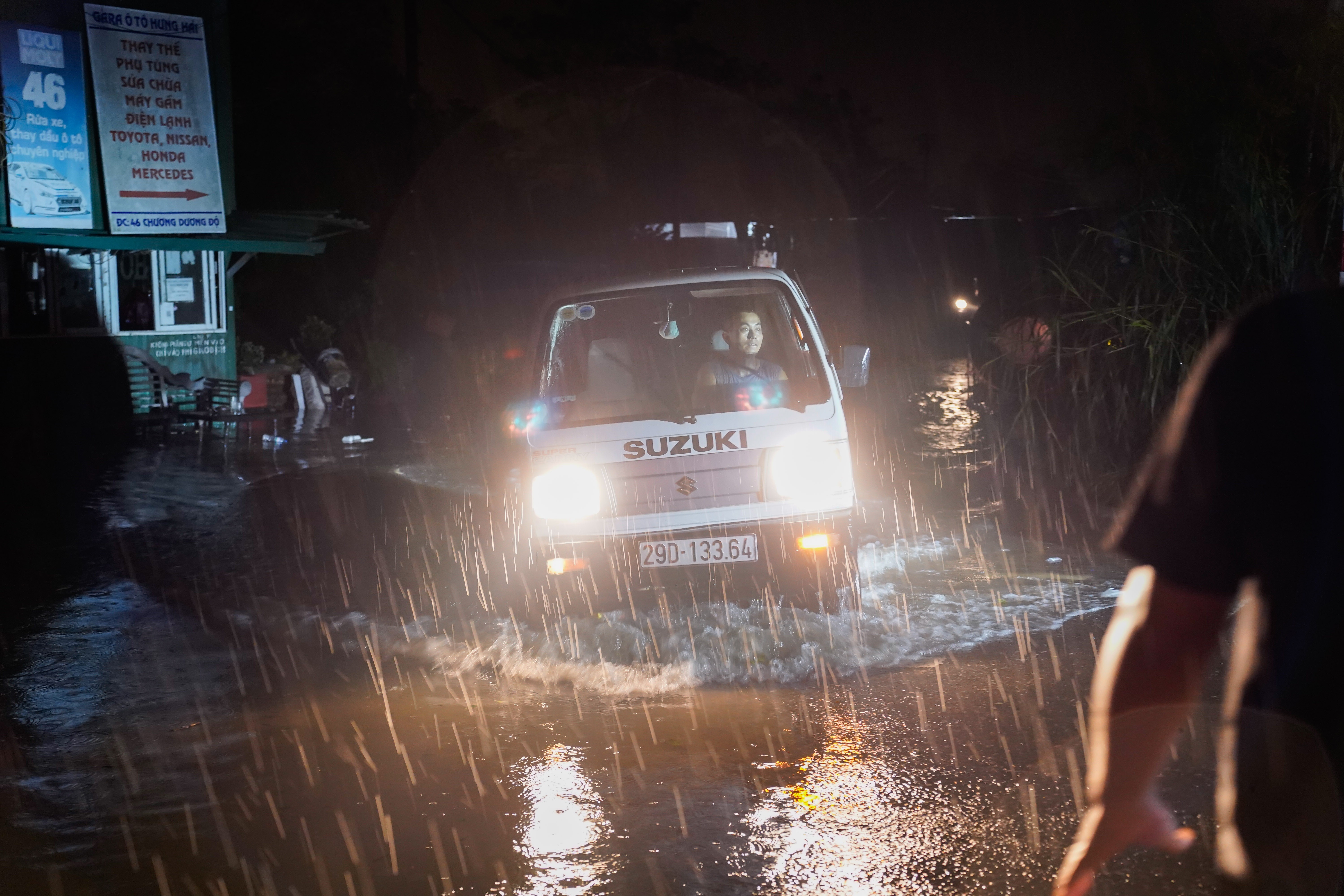 Cong ty o TP.HCM, Ha Noi ung ho vung bao lu hang tram trieu dong hinh anh