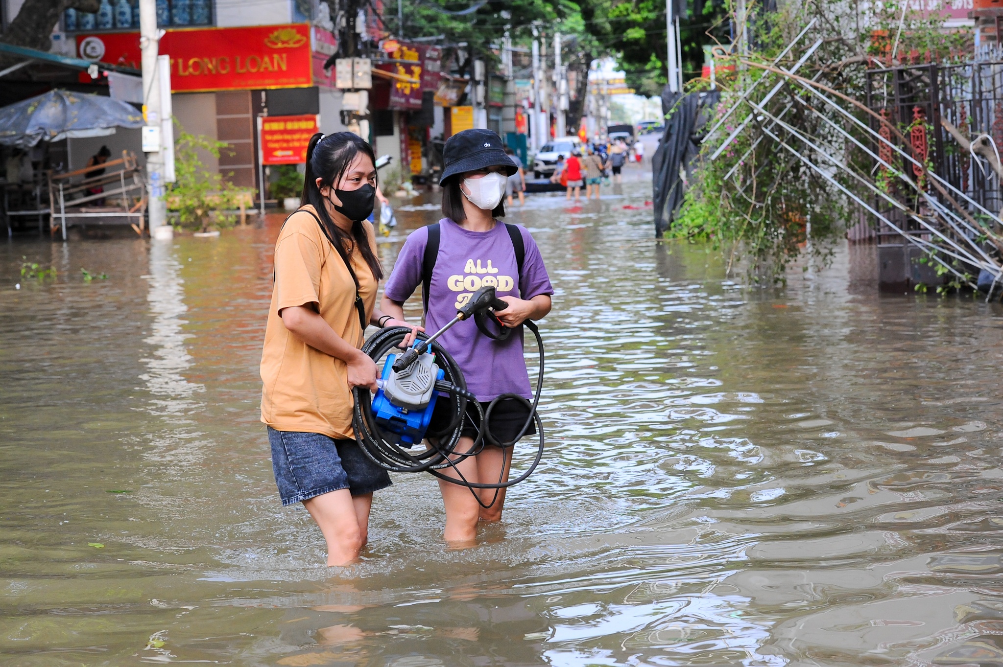 người dân dọn dẹp nhà ảnh 14 nguoi dan don dep nha anh 14