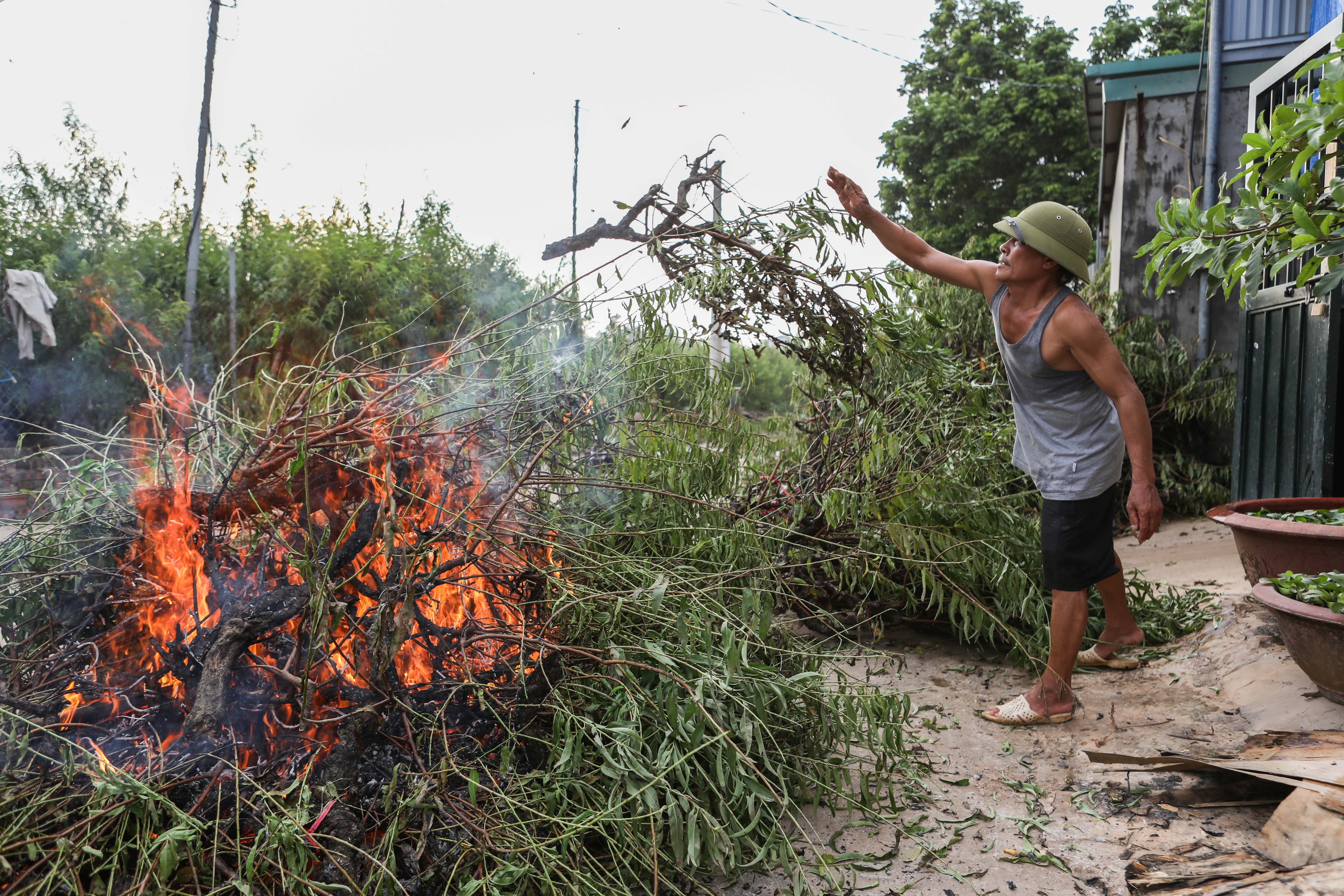 người dân dọn dẹp nhà ảnh 25 nguoi dan don dep nha anh 25