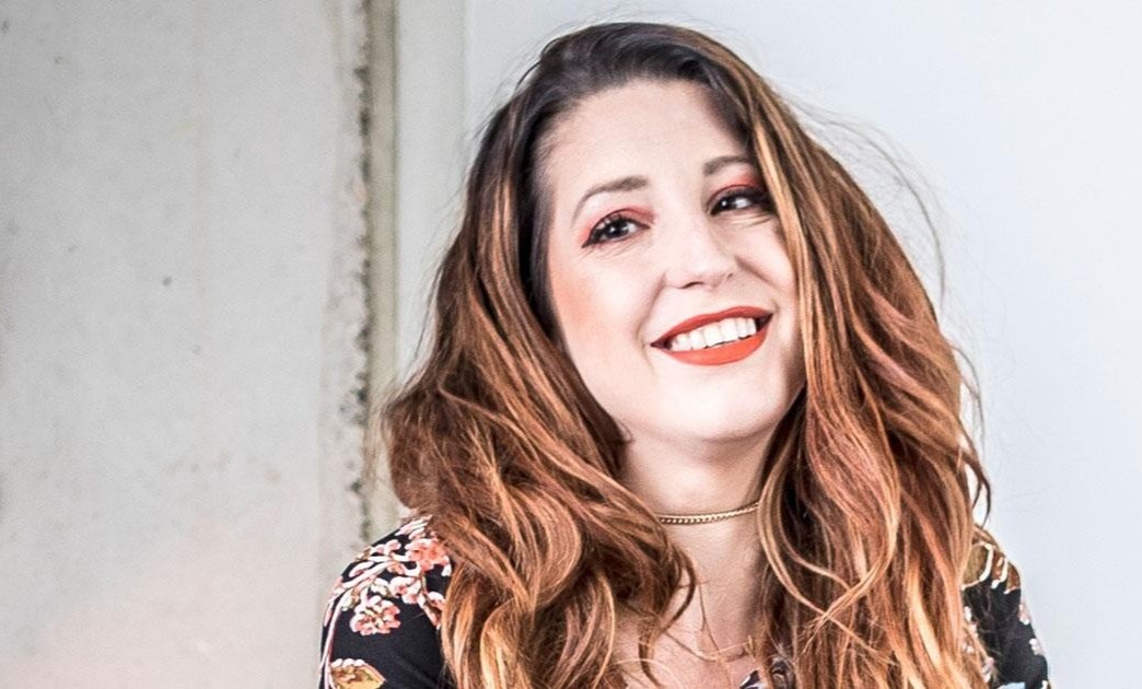 Bac si tam ly bi dinh chi hanh nghe vi dang anh goi cam hinh anh