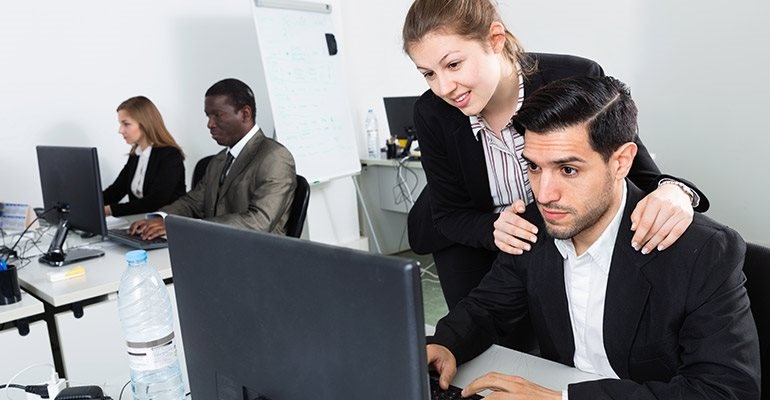 nam giới bị quấy rối  ảnh 2 nam gioi bi quay roi anh 2