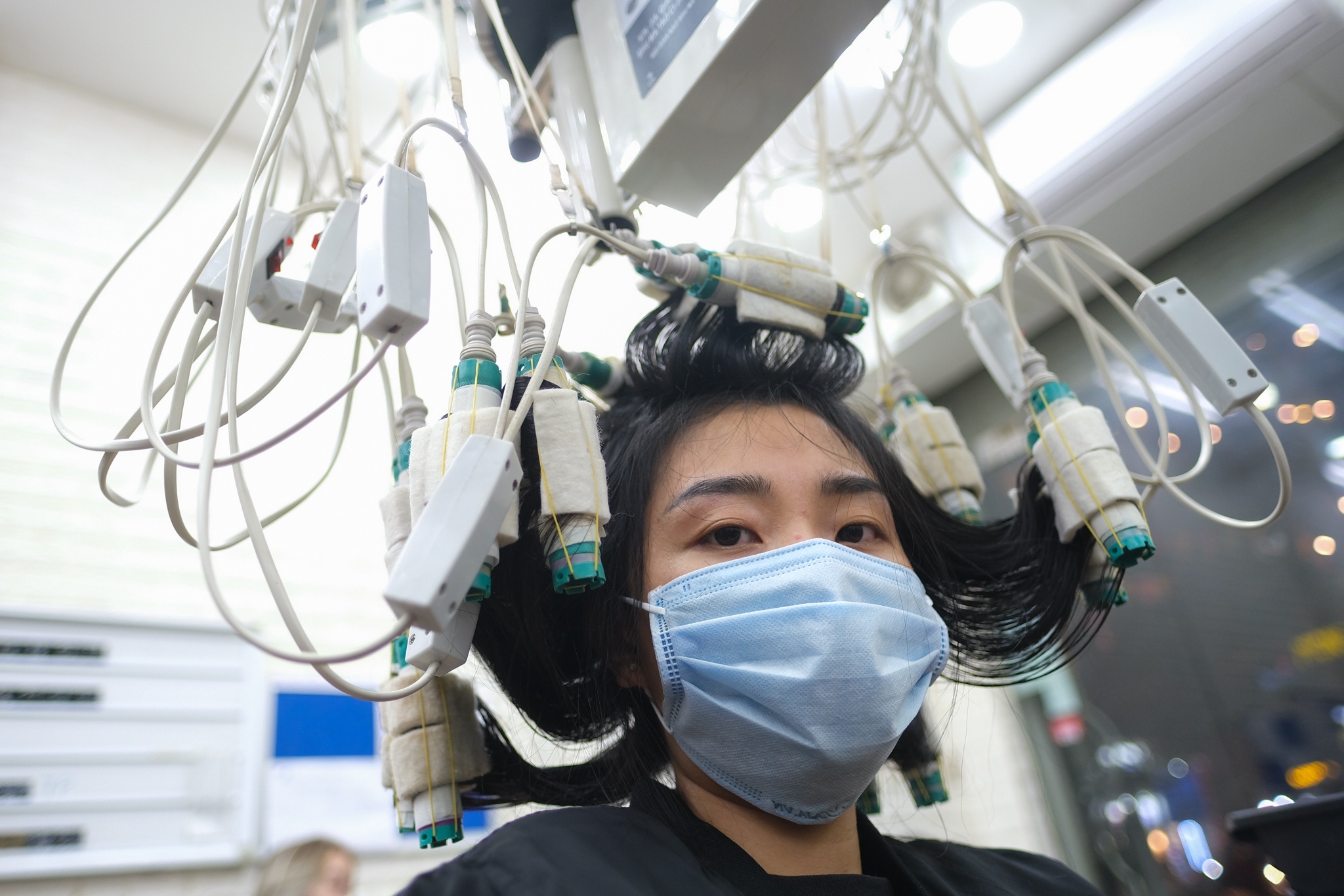 Tiem nail, hang lam toc o Ha Noi kin khach dip cuoi nam hinh anh