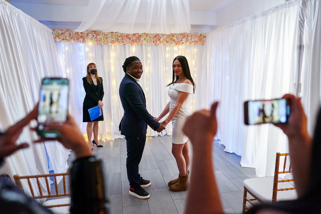 dam cuoi mua covid anh 1