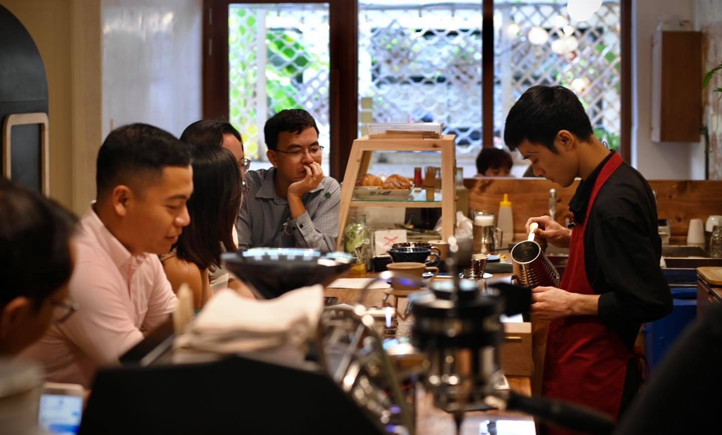 quan ca phe chung cu anh 2