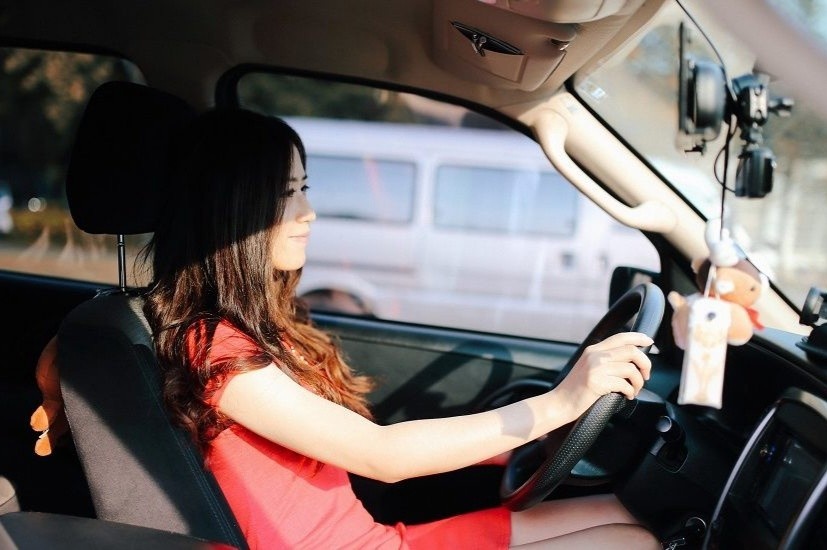 Gioi tre nha giau Han Quoc chuong choi golf, mua xe sang hinh anh