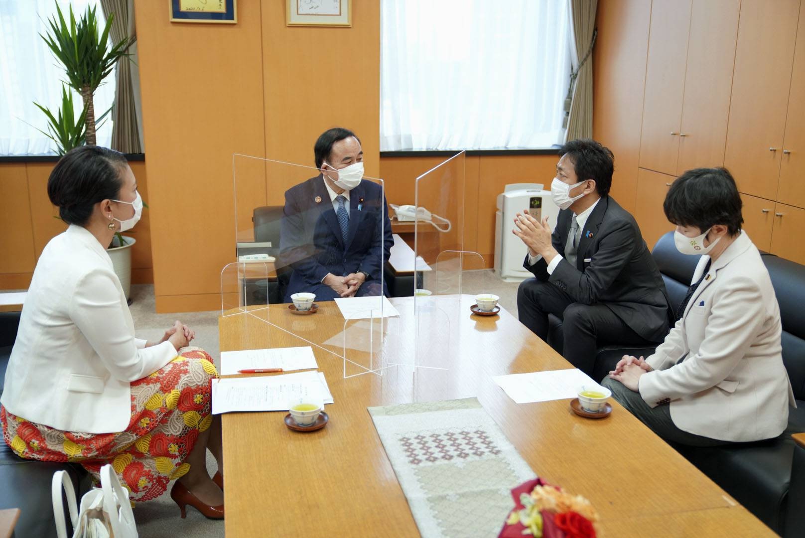 van nan tu tu nhat ban anh 1