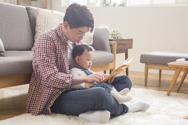 Nhieu dan ong Han Quoc nghi thai san, giup vo cham con hinh anh