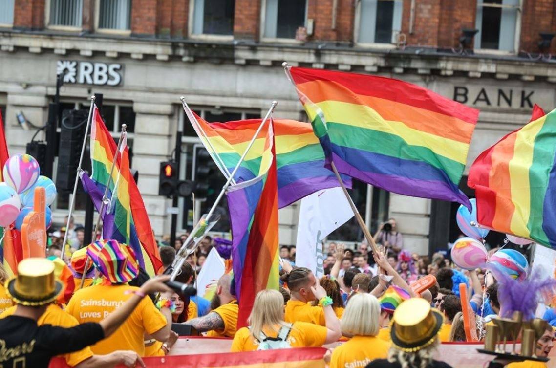 bị đuổi khỏi nhà vì là lgbt ảnh 3 bi duoi khoi nha vi la lgbt anh 3