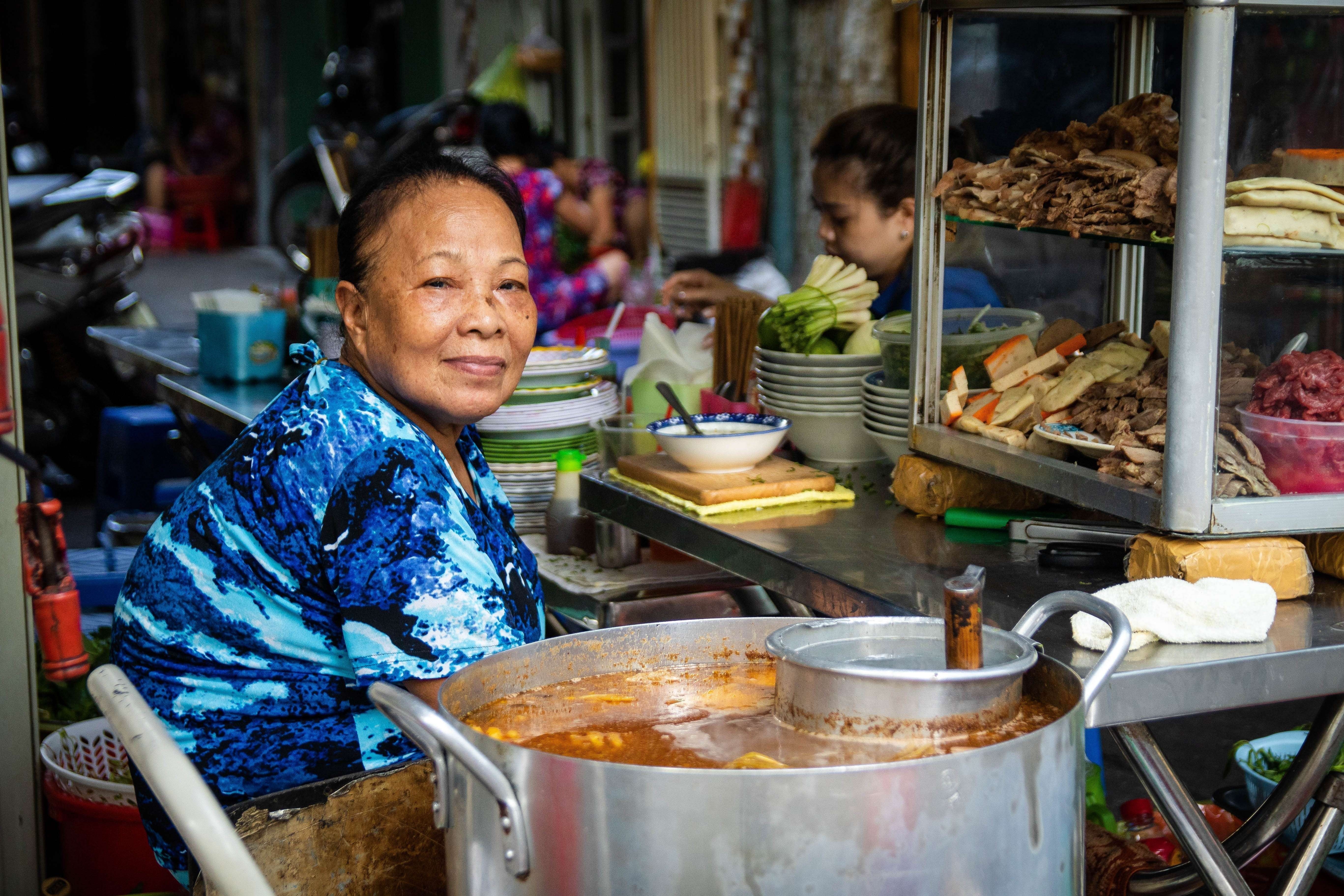 Tiem bun bo noi tieng tai TP.HCM hinh anh