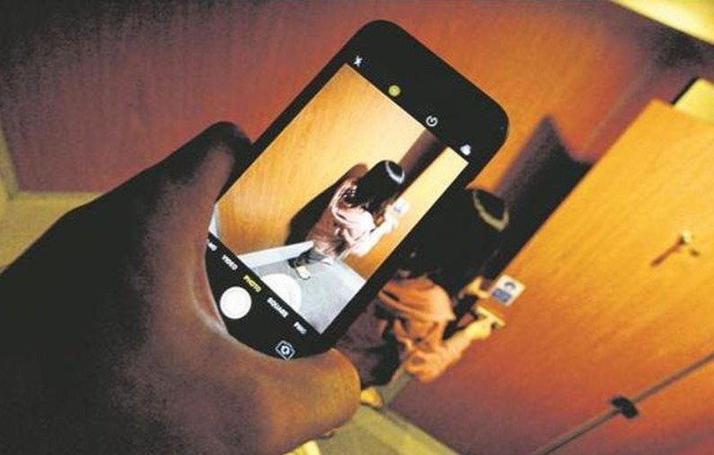 Nan quay len, deo bam luon co dat song o Han hinh anh