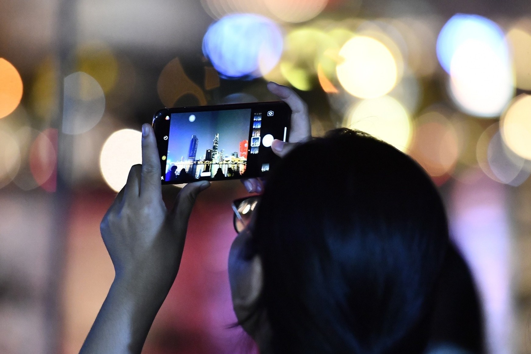 'Toi nam lan bay luot thuyet phuc gia dinh de Nam tien' hinh anh