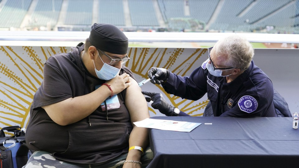 6 diem tiem vaccine dac biet tren the gioi hinh anh