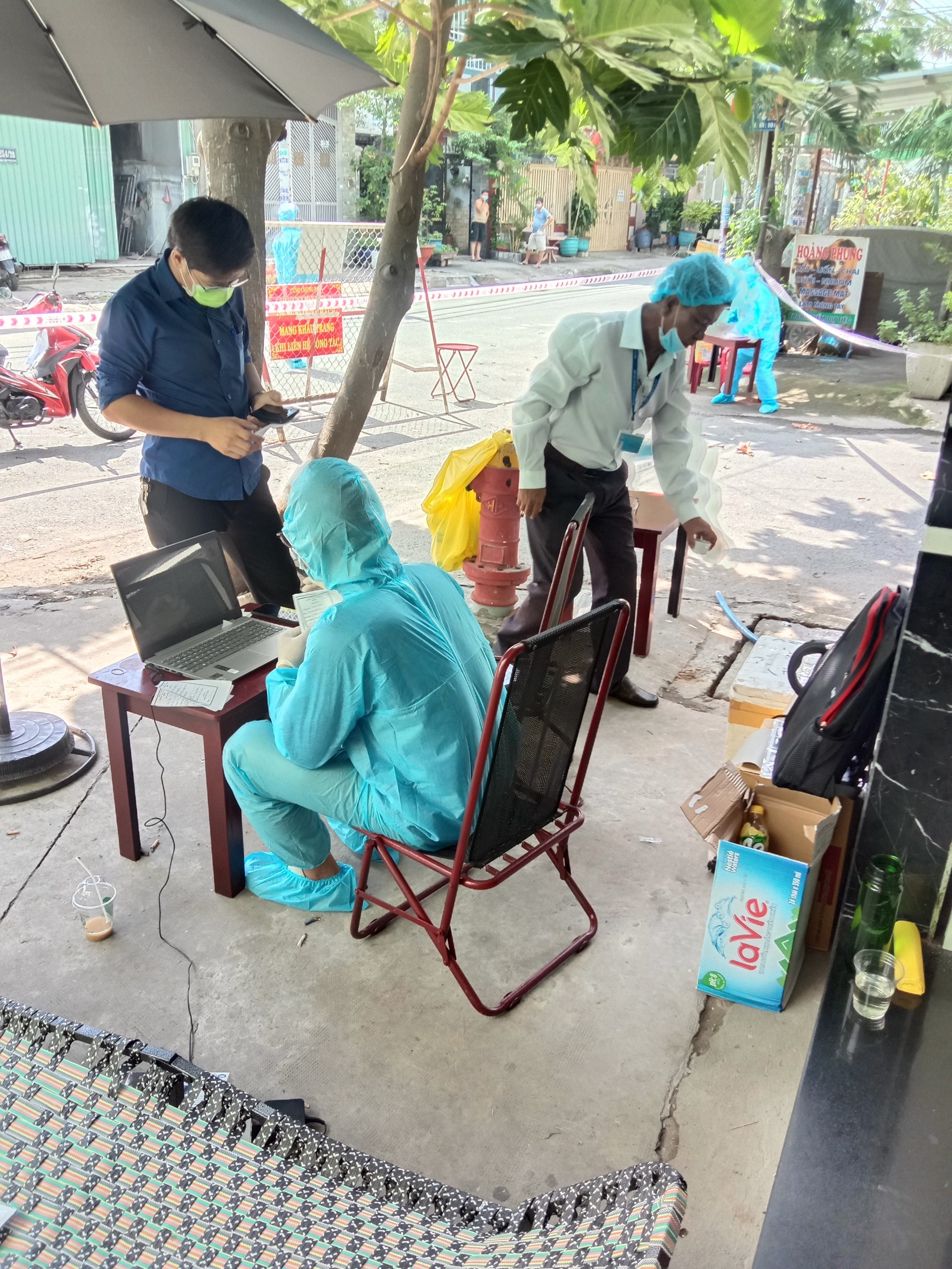 ngu day thay nha bi phong toa anh 3