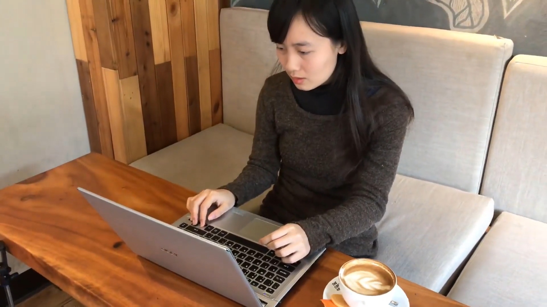 gioi tre tim cho lam viec vi quan ca phe dong cua anh 3