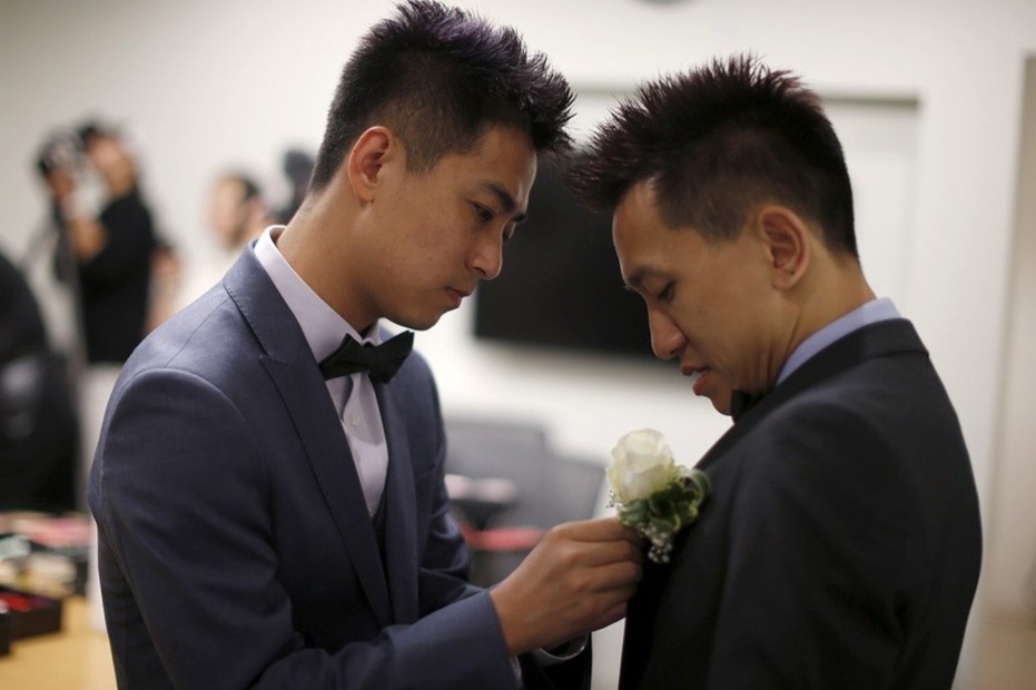 Cong dong LGBT o Trung Quoc song khep minh, co gang ket hon hinh anh