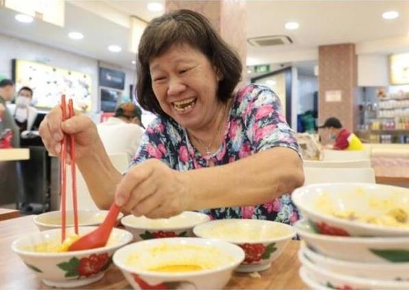 ăn 10 bát mì trước khi cửa hàng đóng cửa phòng dịch ảnh 1 an 10 bat mi truoc khi cua hang dong cua phong dich anh 1