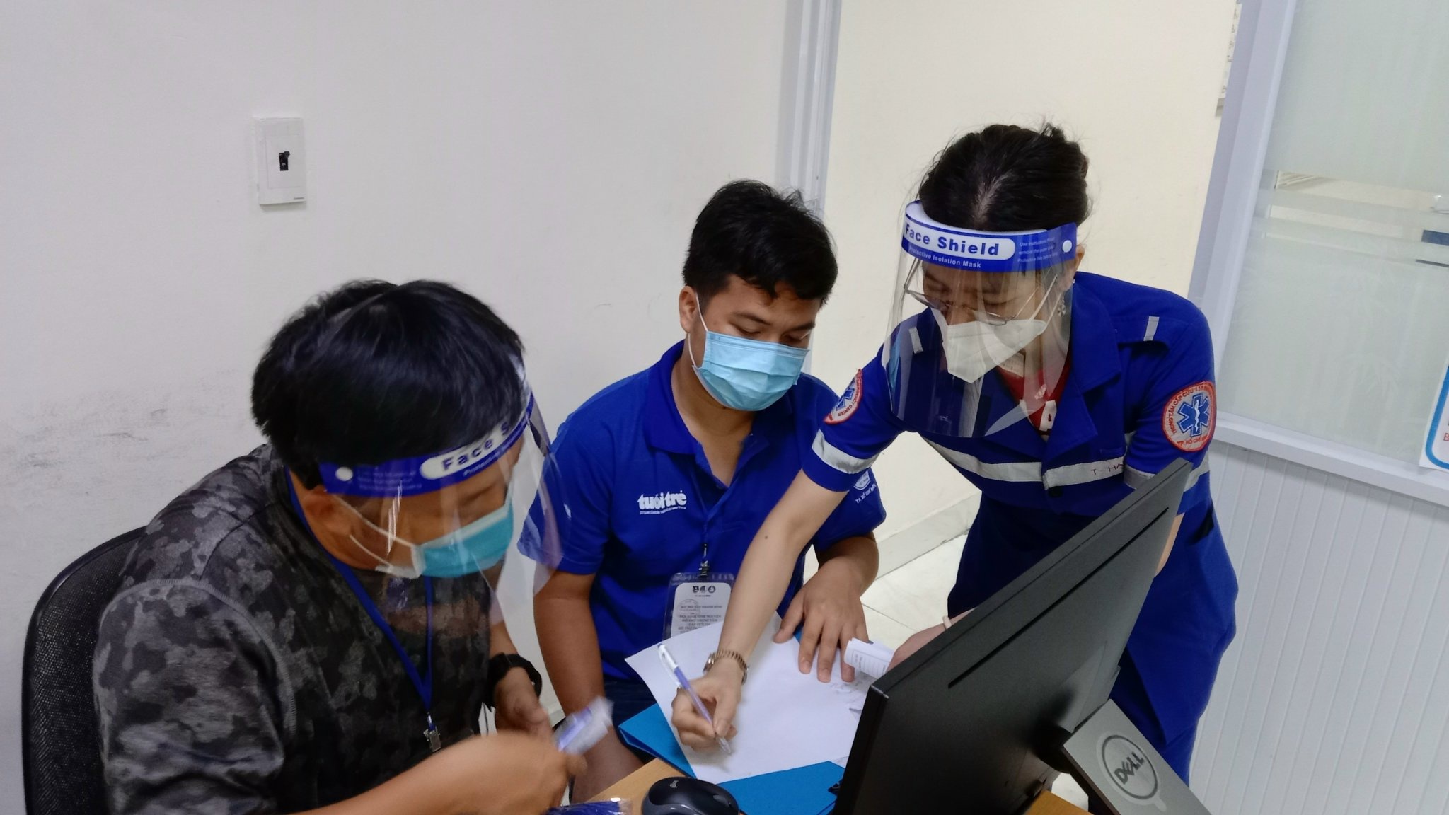 giới trẻ tp.hcm tình nguyện trực tổng đài 115 ảnh 3 gioi tre tp.hcm tinh nguyen truc tong dai 115 anh 3