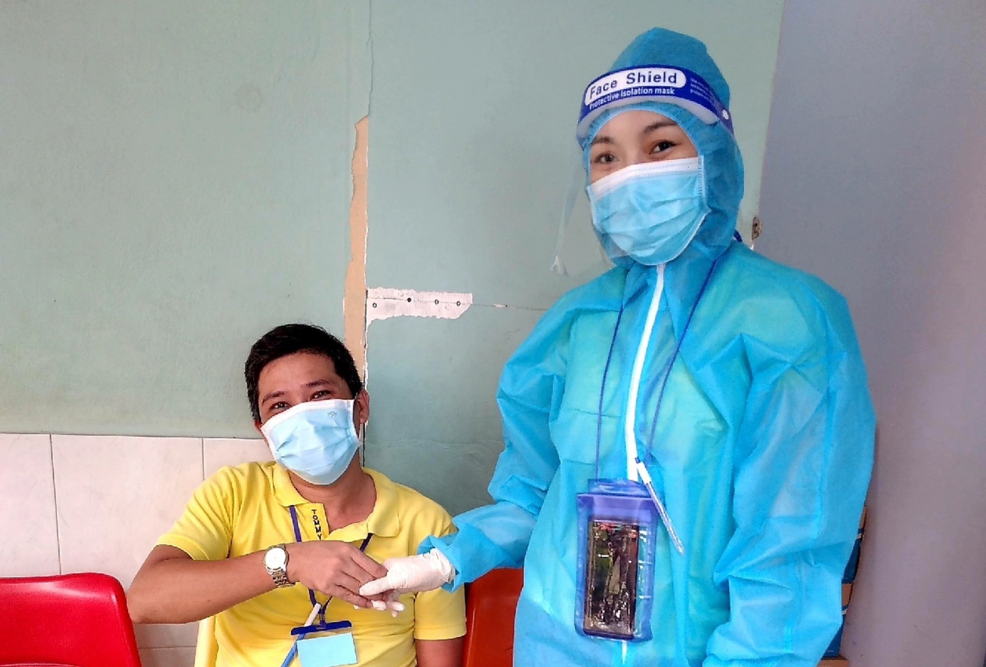 Vo thuyet phuc chong cung di chong dich o TP.HCM hinh anh